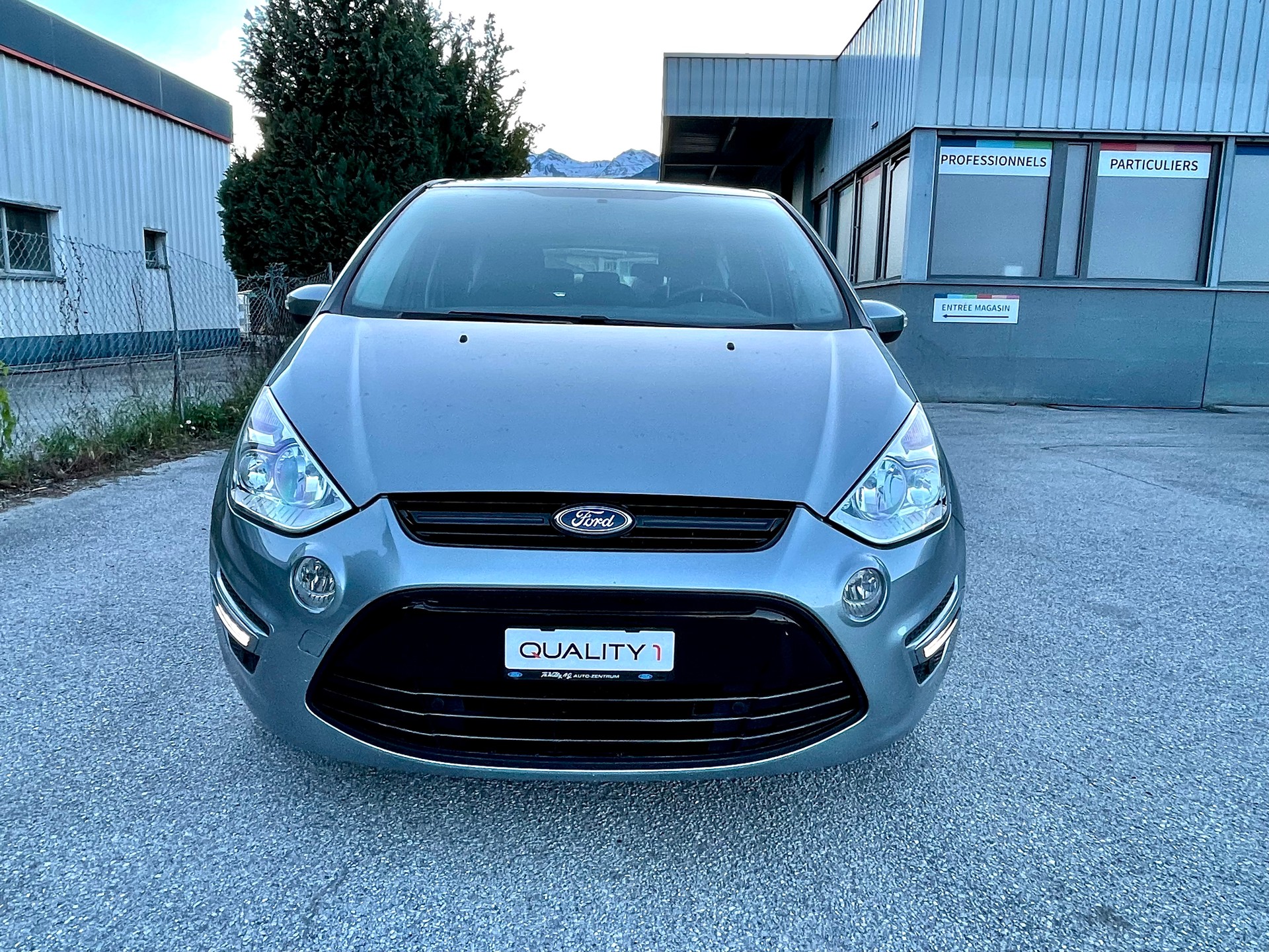 FORD S-Max 2.0i Titanium-image-6