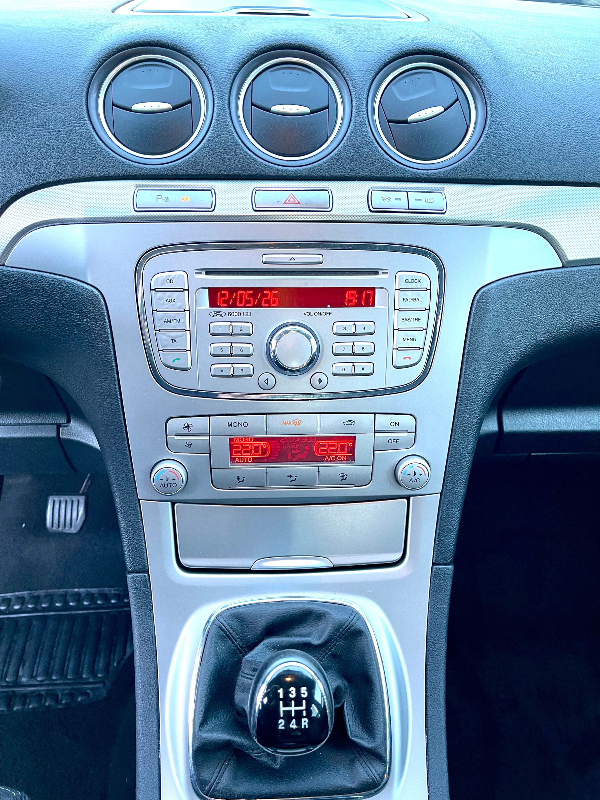 FORD S-Max 2.0i Titanium-image-15