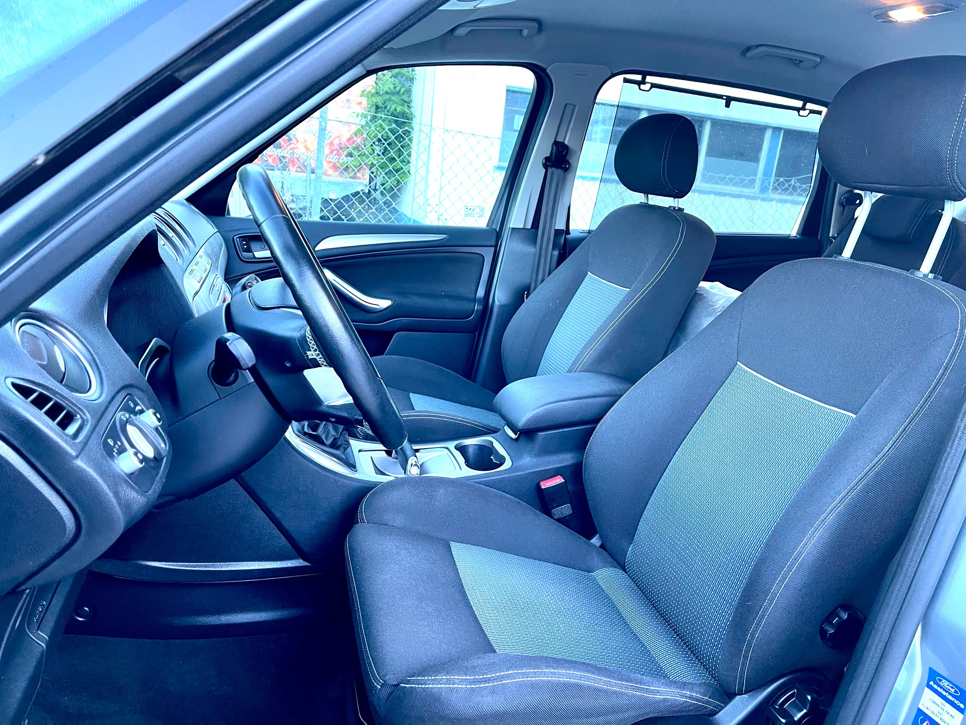 FORD S-Max 2.0i Titanium-image-19