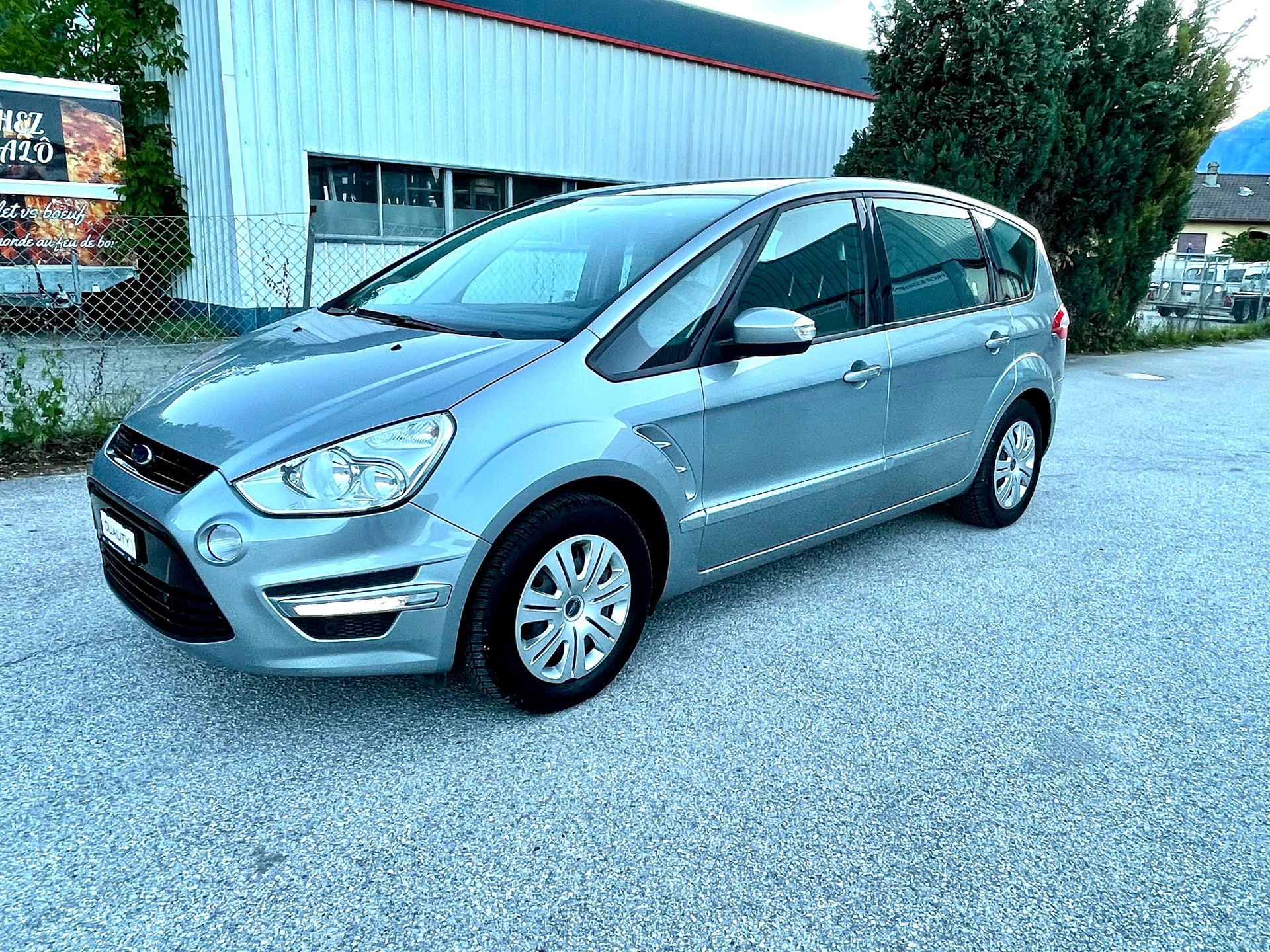 FORD S-Max 2.0i Titanium-image-17