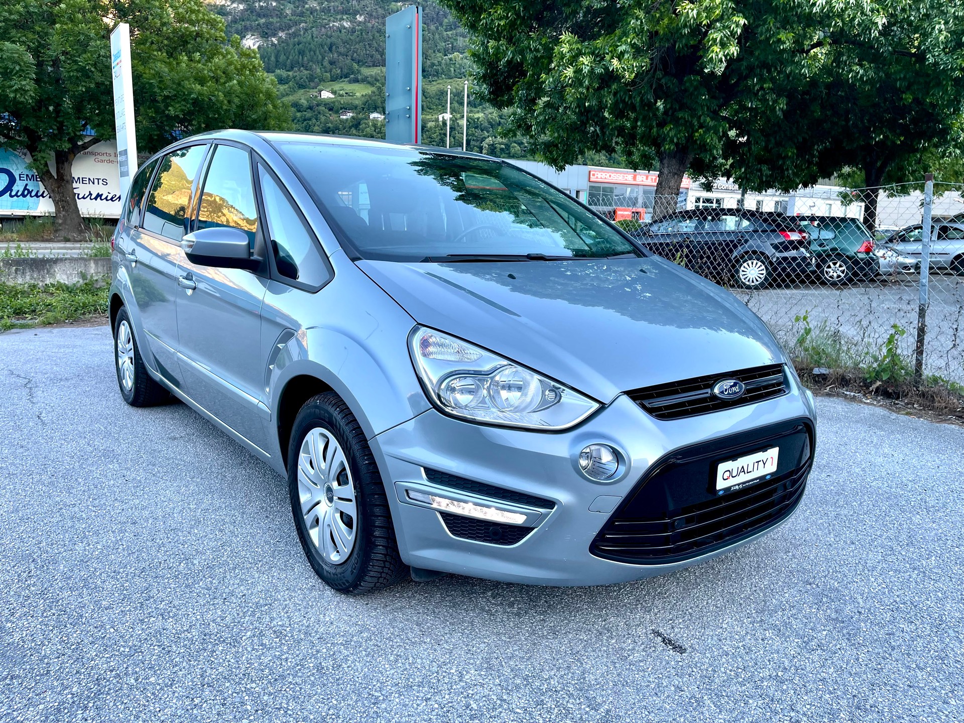 FORD S-Max 2.0i Titanium-image-24