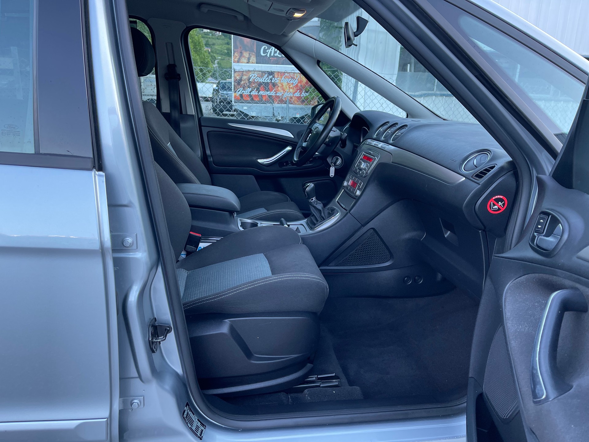 FORD S-Max 2.0i Titanium-image-11