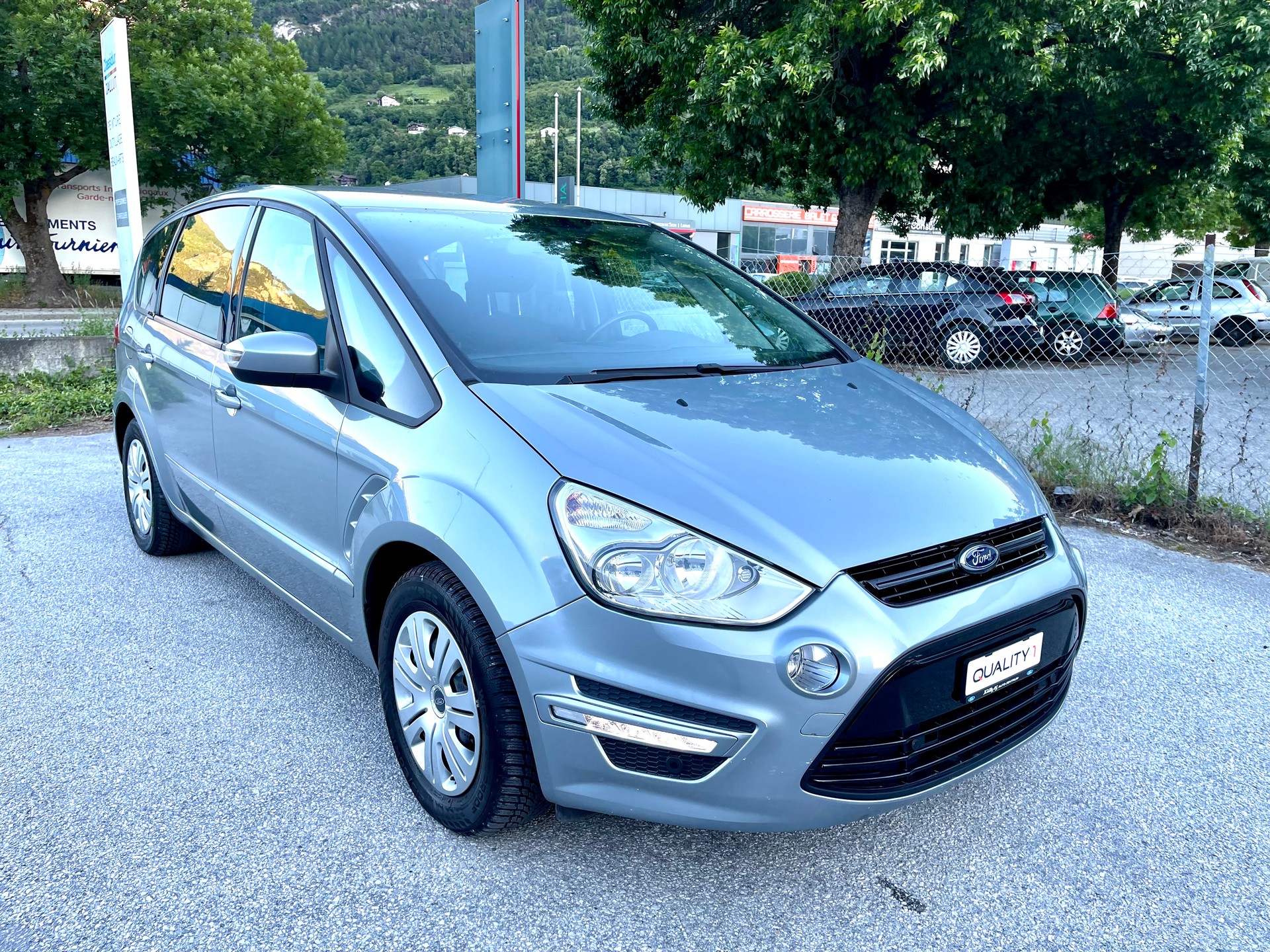 FORD S-Max 2.0i Titanium-image-0