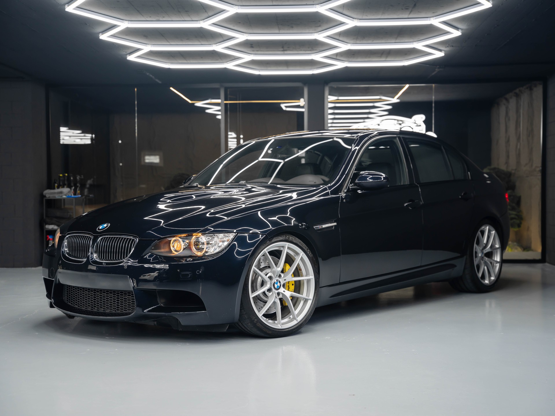 BMW M3 Limousine DSG-showroom-element-2