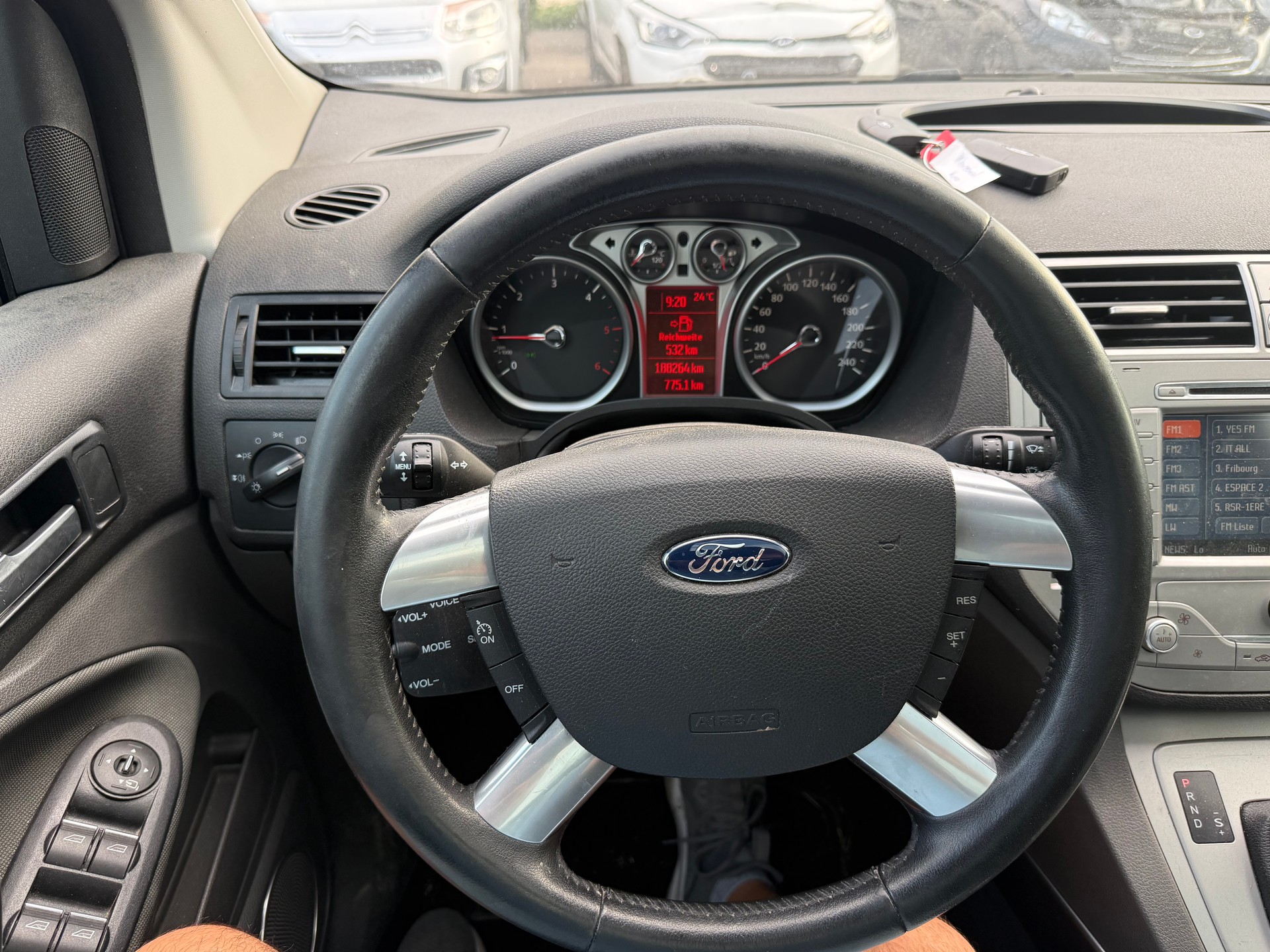 FORD Kuga 2.0 TDCi Titanium 4WD PowerShift-image-11