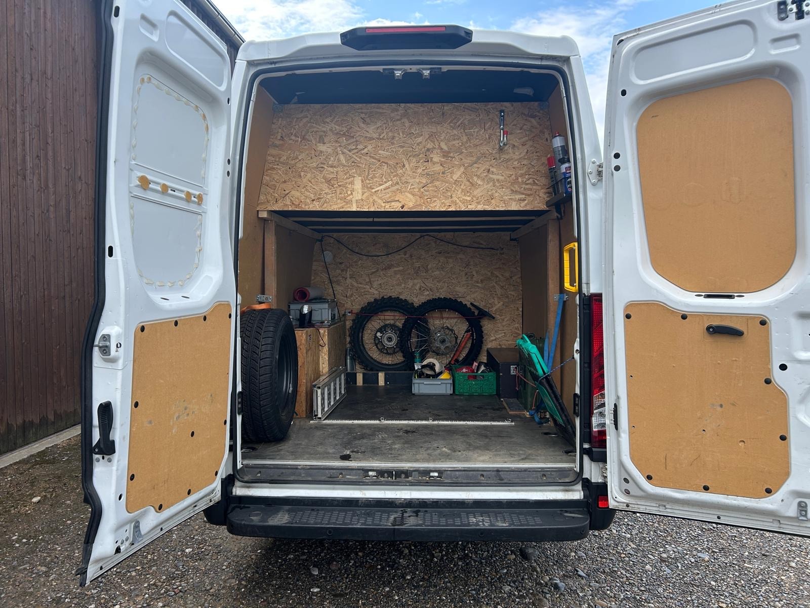 IVECO 35s16V Daily-image-2