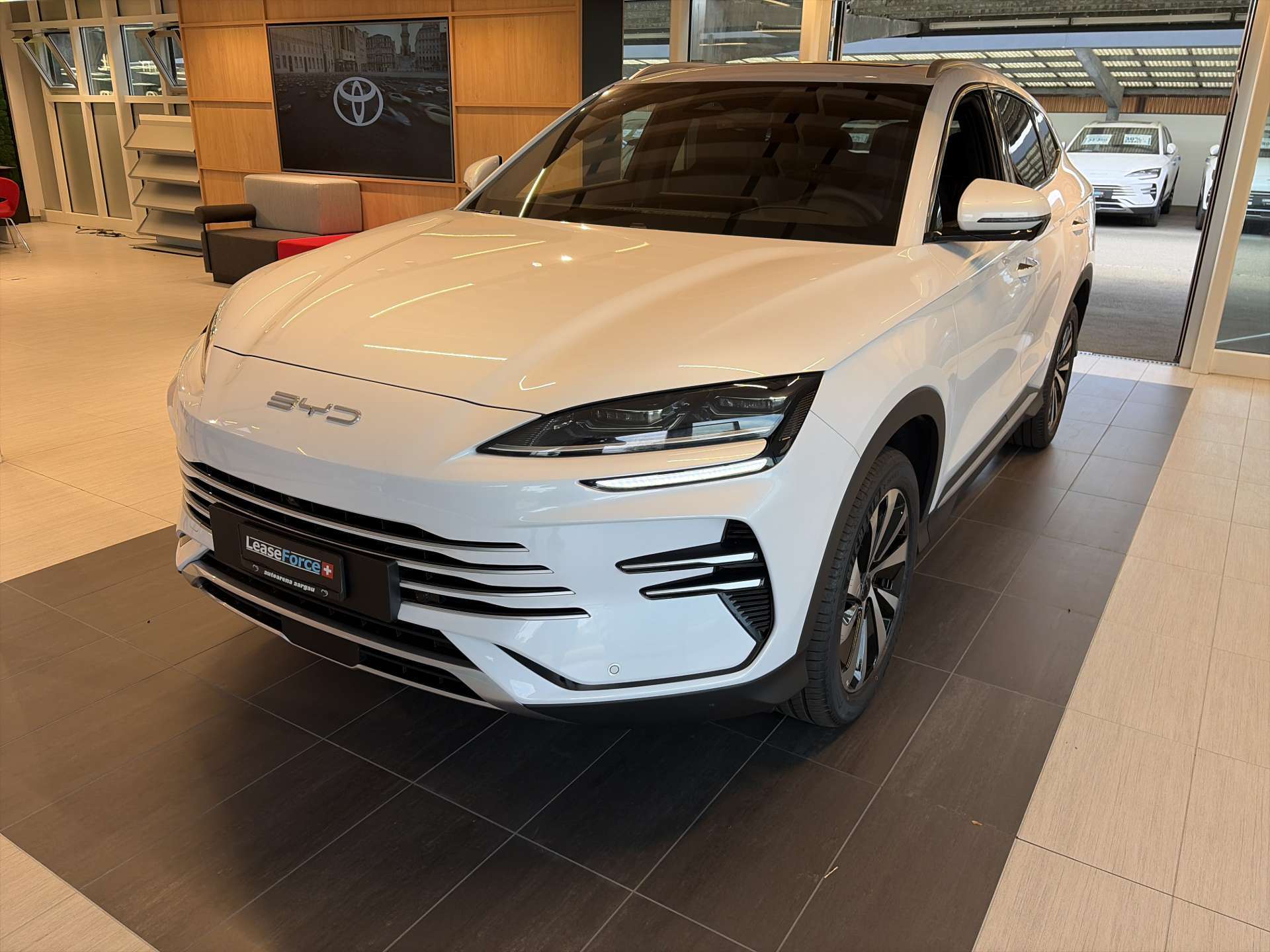BYD Seal U DM-i PHEV Design AWD 324PS Automat-image-0