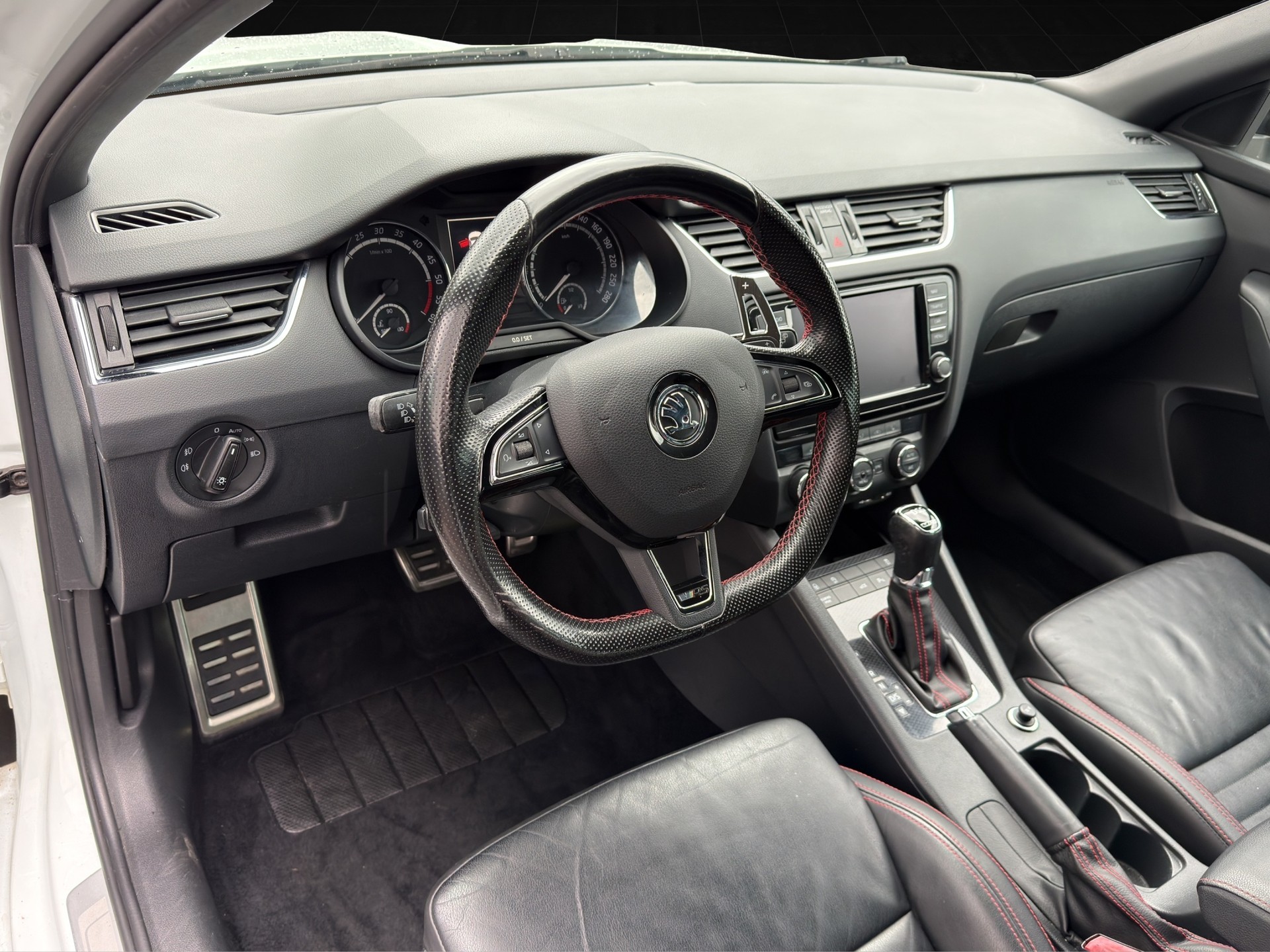 SKODA Octavia Combi 2.0 TDI RS 4x4 DSG-image-6