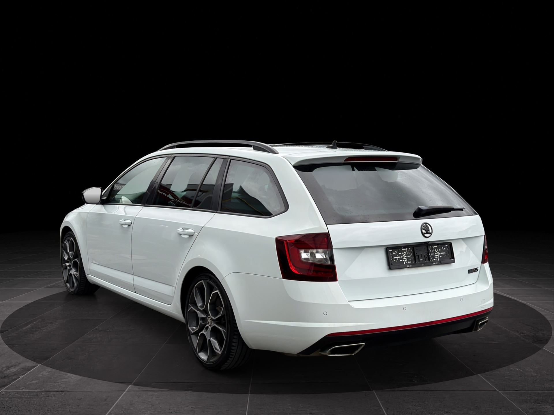 SKODA Octavia Combi 2.0 TDI RS 4x4 DSG-image-3