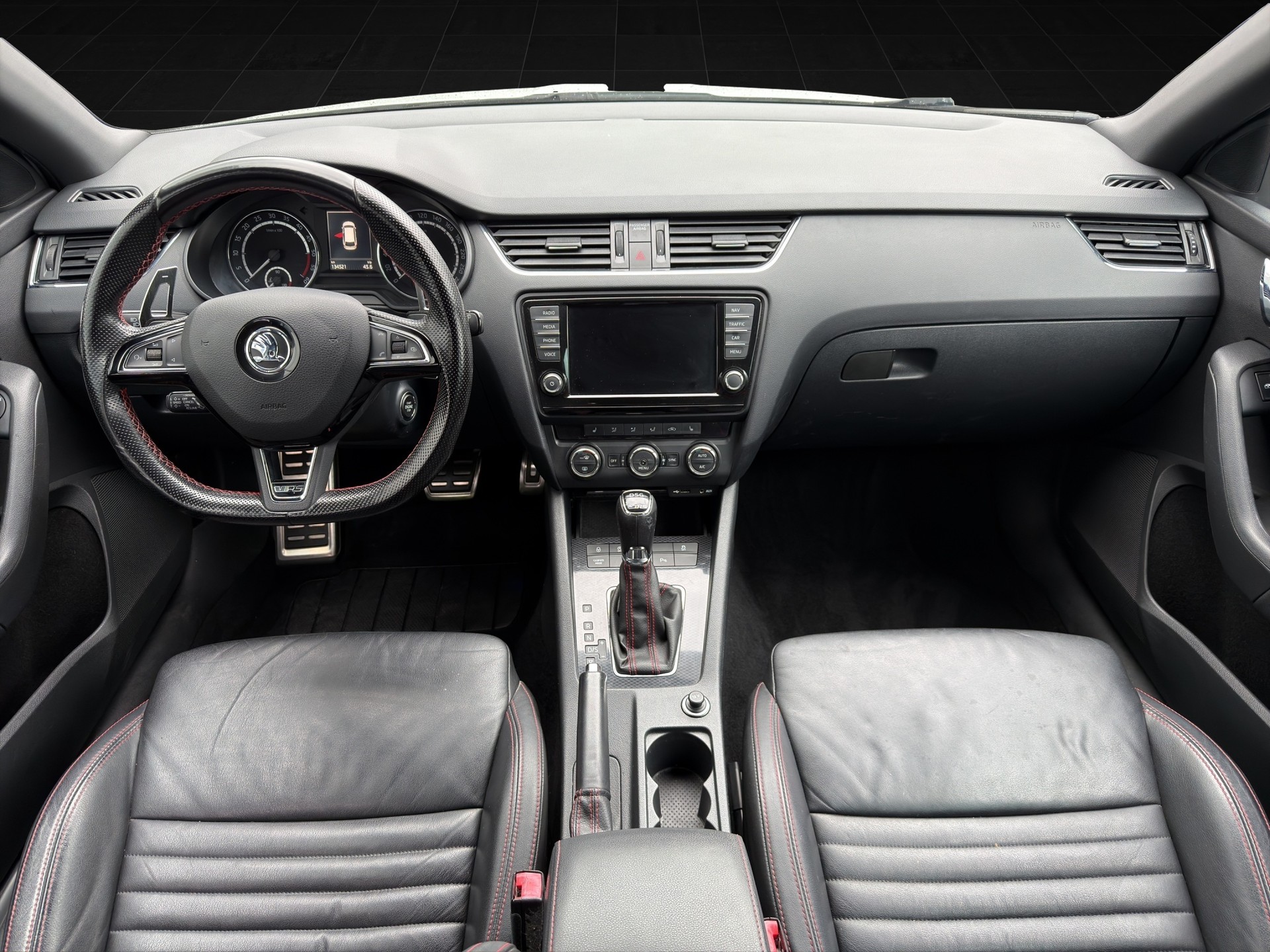 SKODA Octavia Combi 2.0 TDI RS 4x4 DSG-image-11