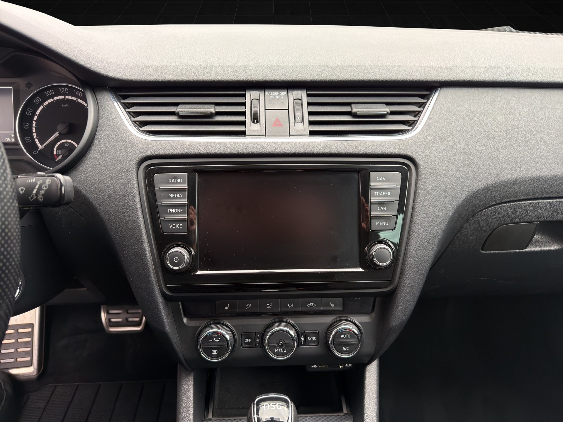 SKODA Octavia Combi 2.0 TDI RS 4x4 DSG-image-14
