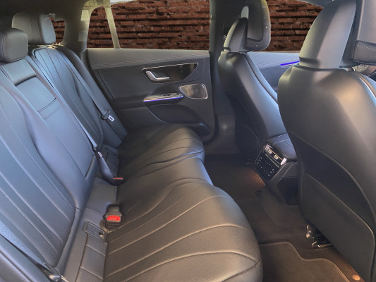MERCEDES-BENZ EQE 350 4 Matic-image-10