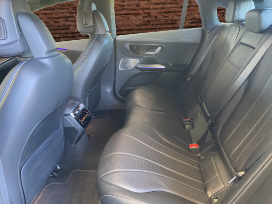 MERCEDES-BENZ EQE 350 4 Matic-image-11