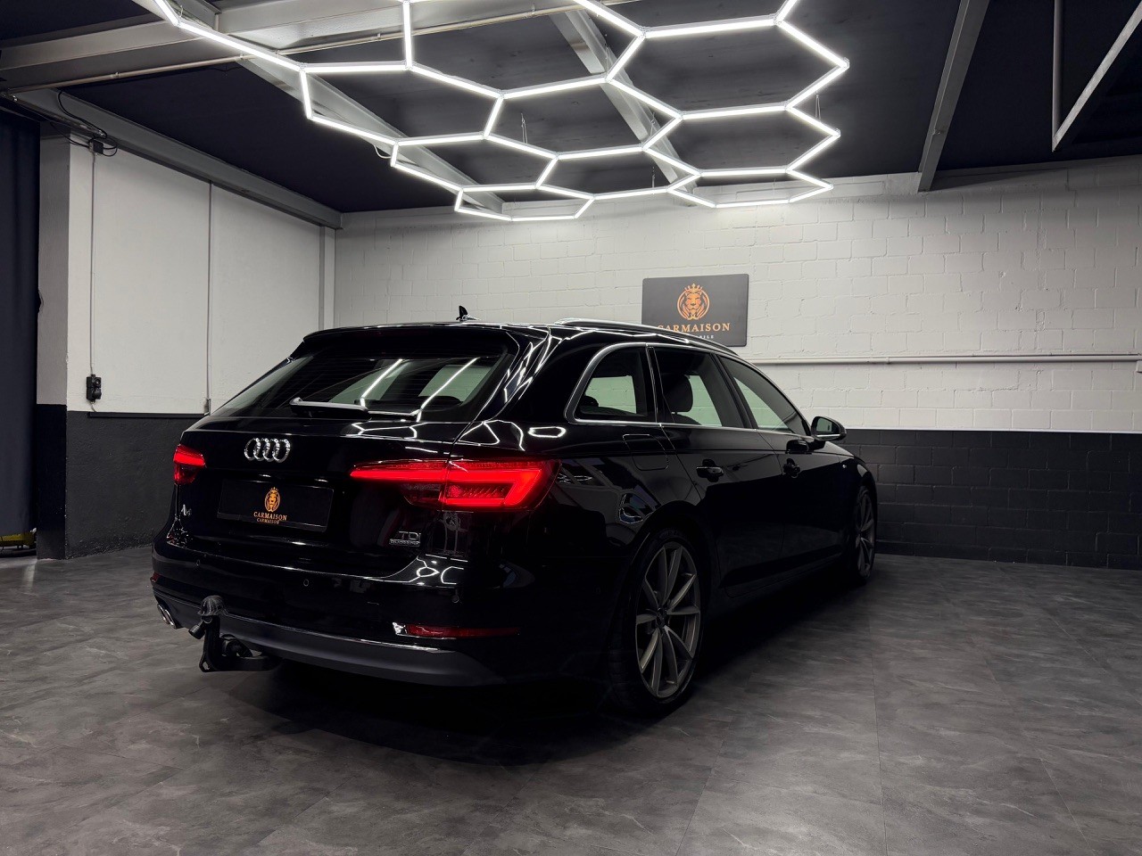 AUDI A4 Avant 3.0 TDI Sport S Line quattro | S-Line | 360° Kamera | Anhängerkupplung | Schiebedach-image-8