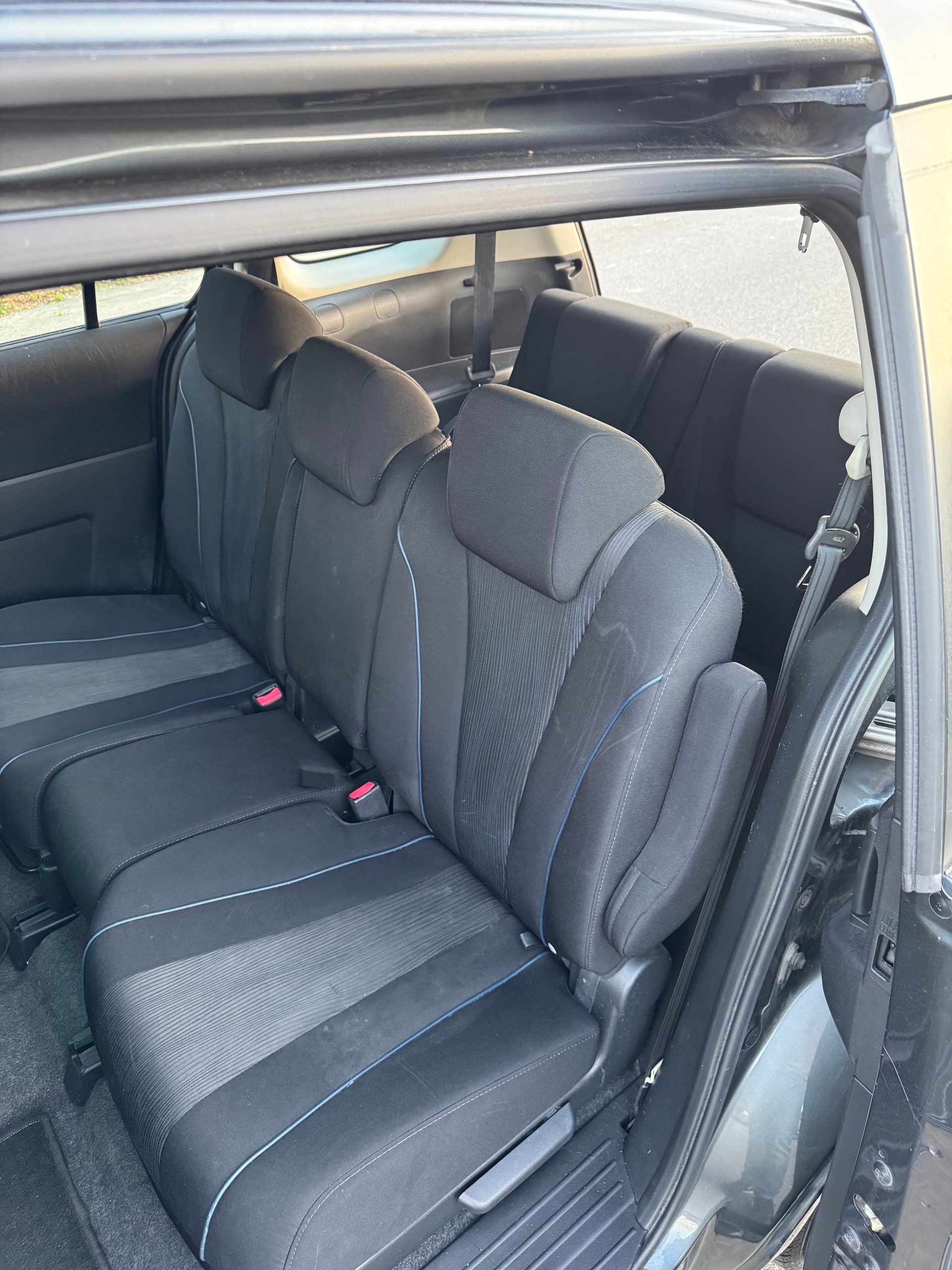 MAZDA 5-image-6