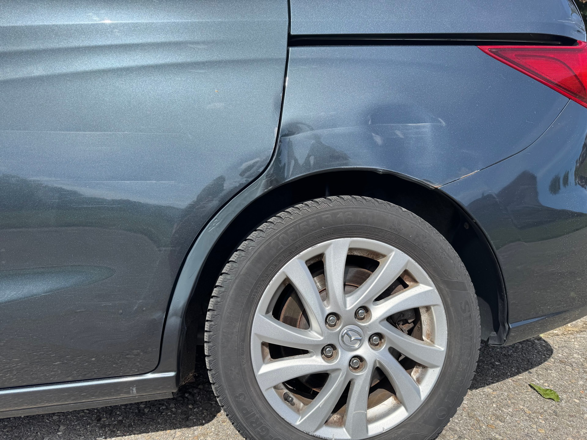 MAZDA 5-image-8