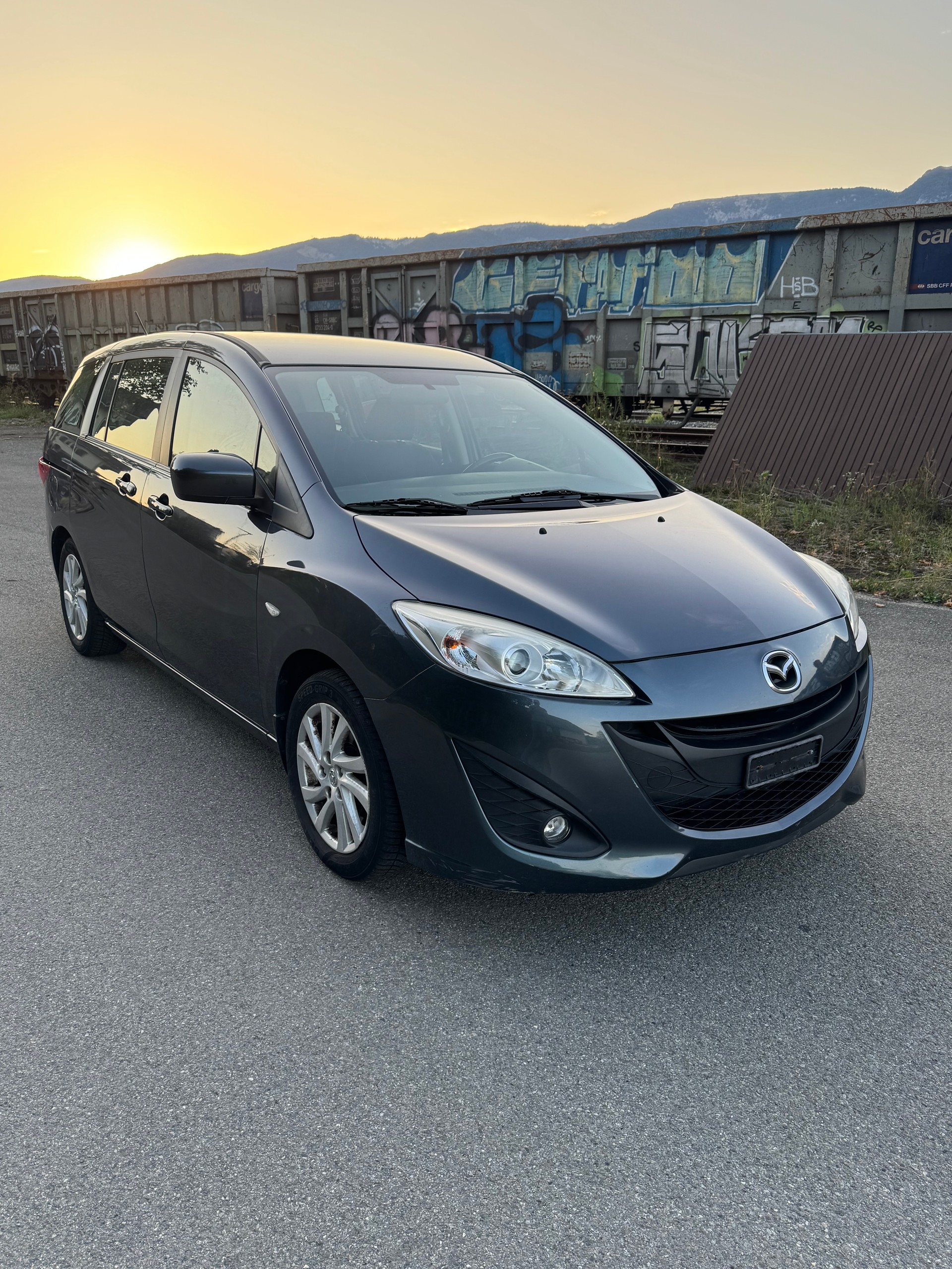 MAZDA 5-image-0
