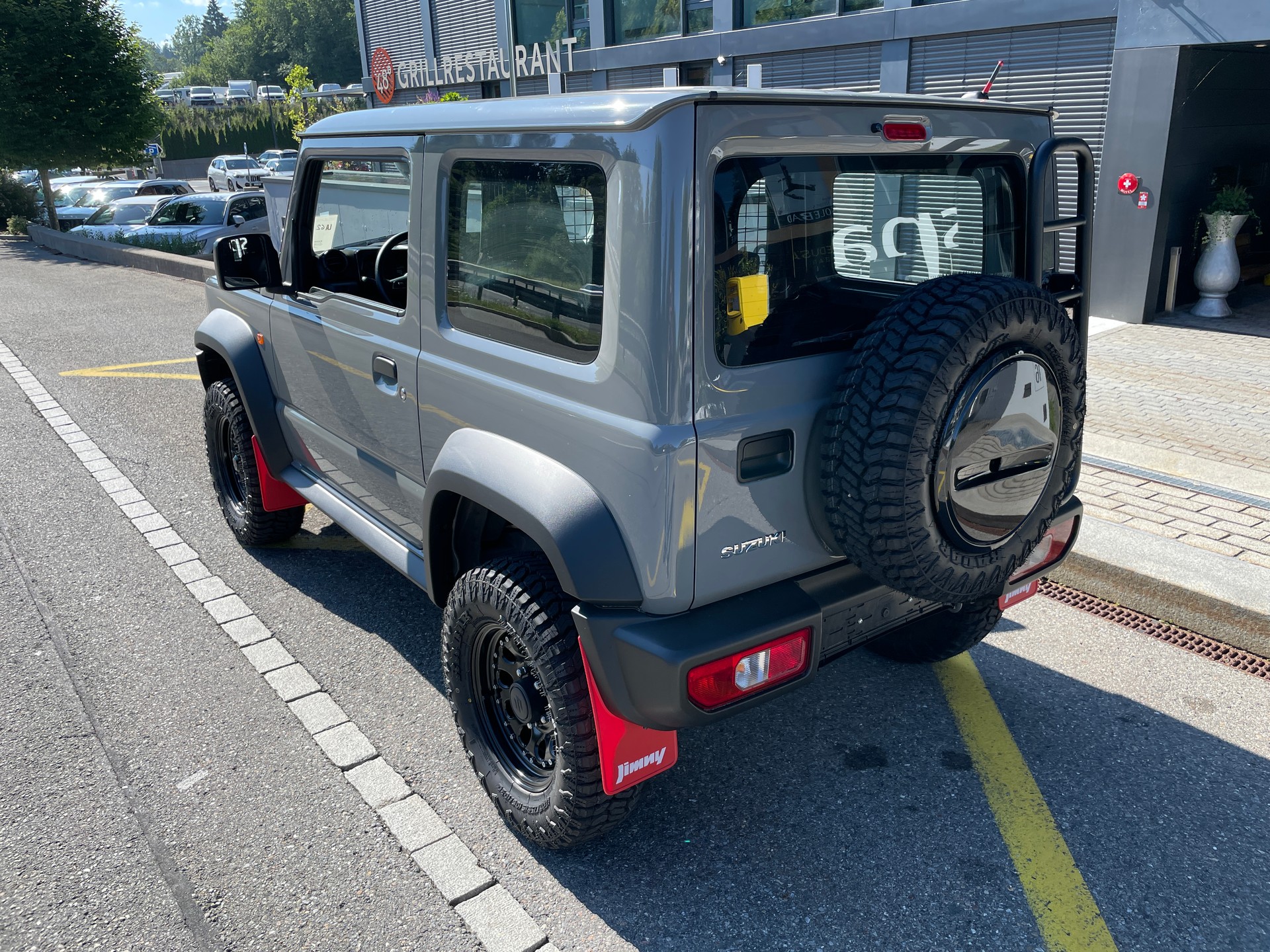 SUZUKI Jimny 1.5 Compact+ 4x4, Retro Edition mit Höherlegung und Offroadreifen-image-8