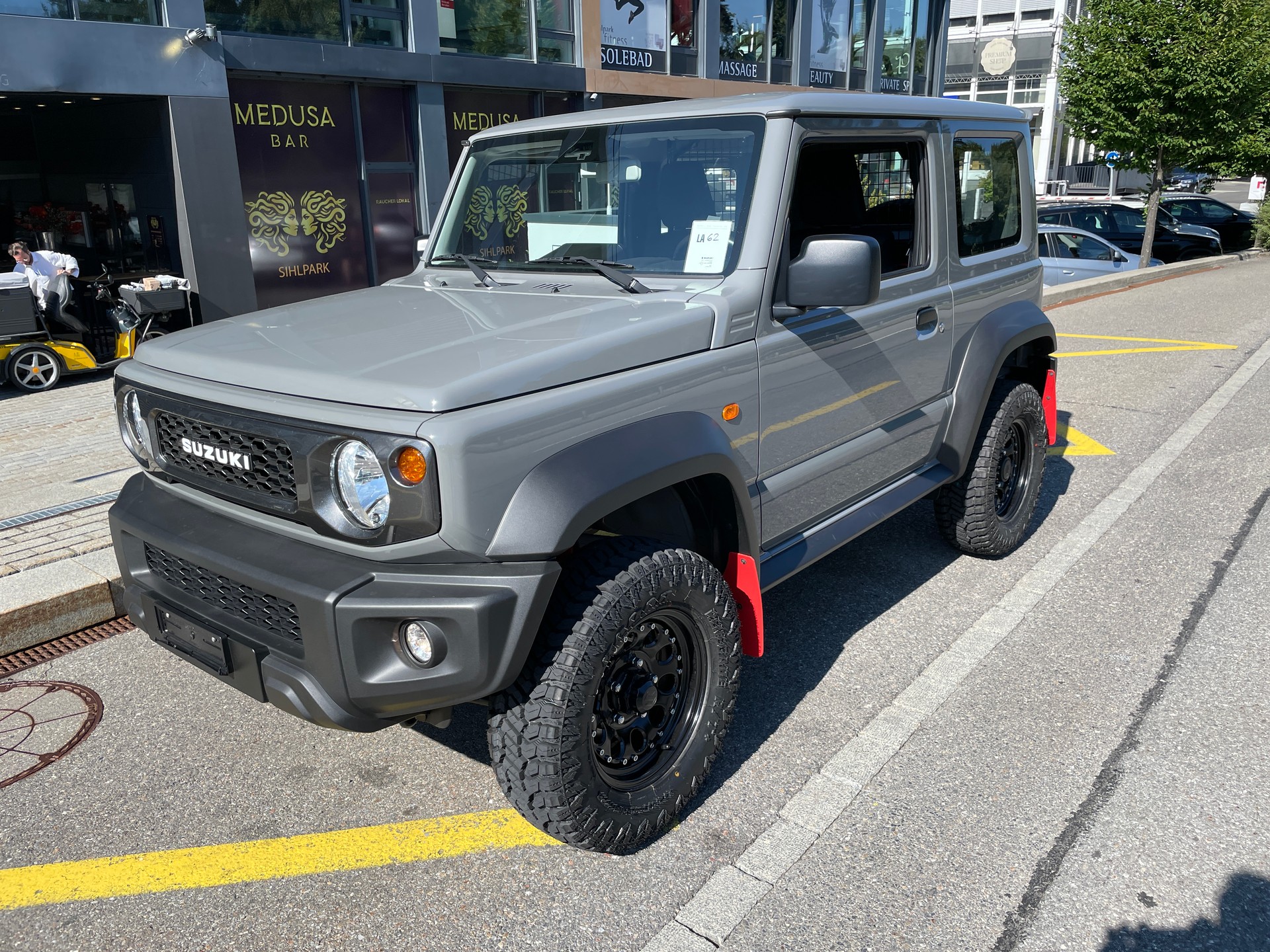 SUZUKI Jimny 1.5 Compact+ 4x4, Retro Edition mit Höherlegung und Offroadreifen-image-0