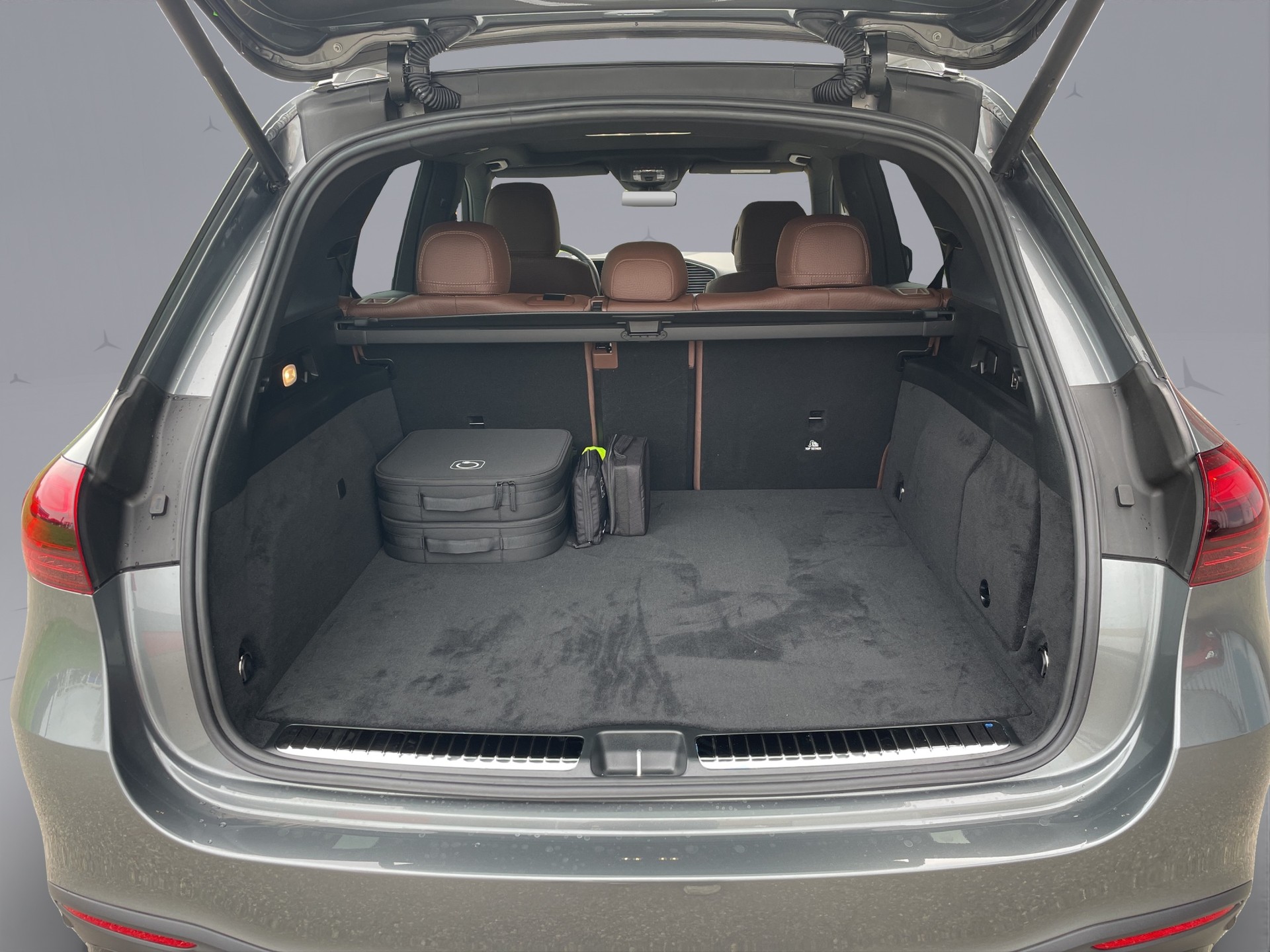 MERCEDES-BENZ GLE 400 e EQ Star AMG Line 4matic-image-18