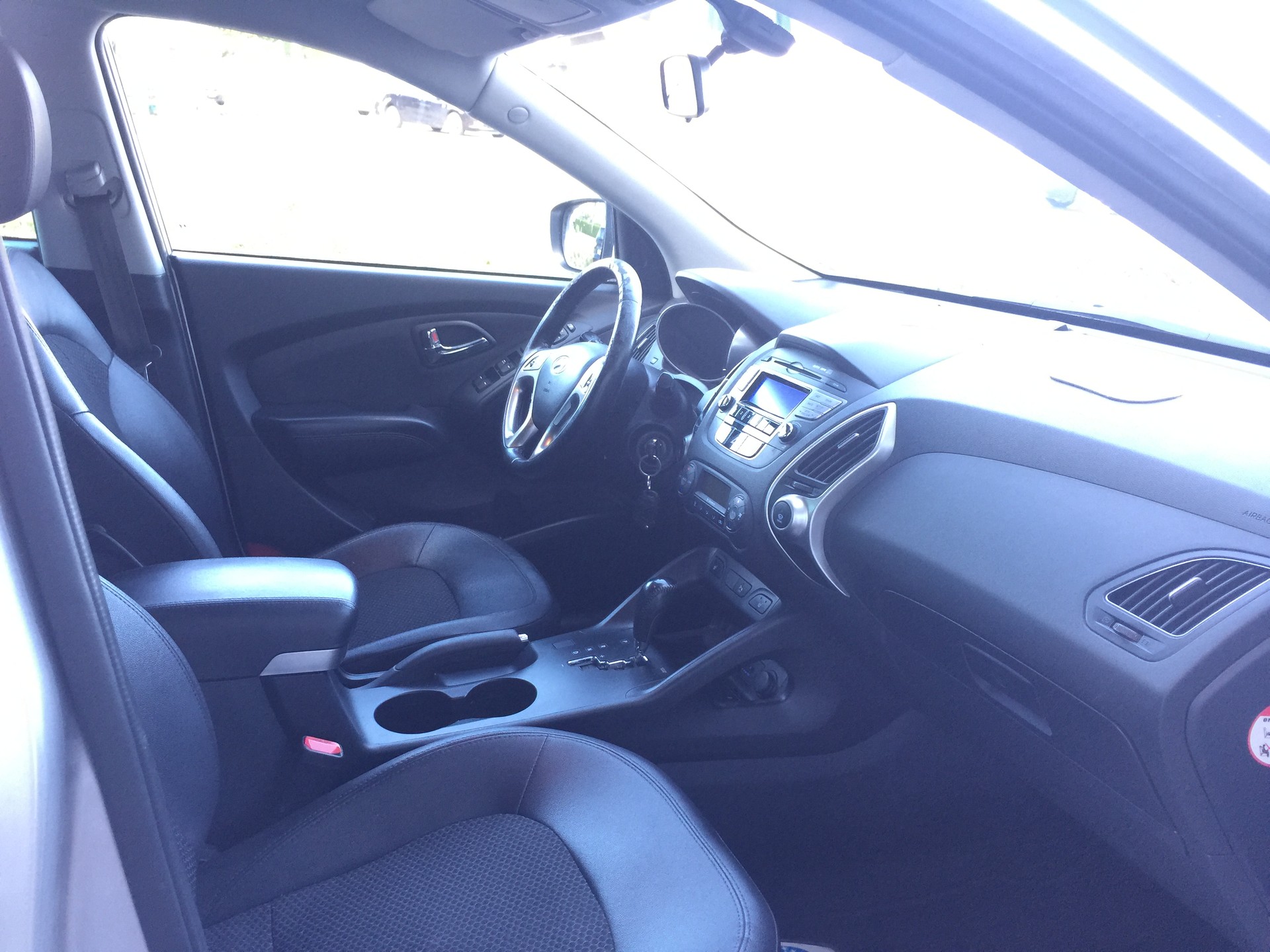 HYUNDAI iX 35 2.0 Style 4WD Automatic-image-9