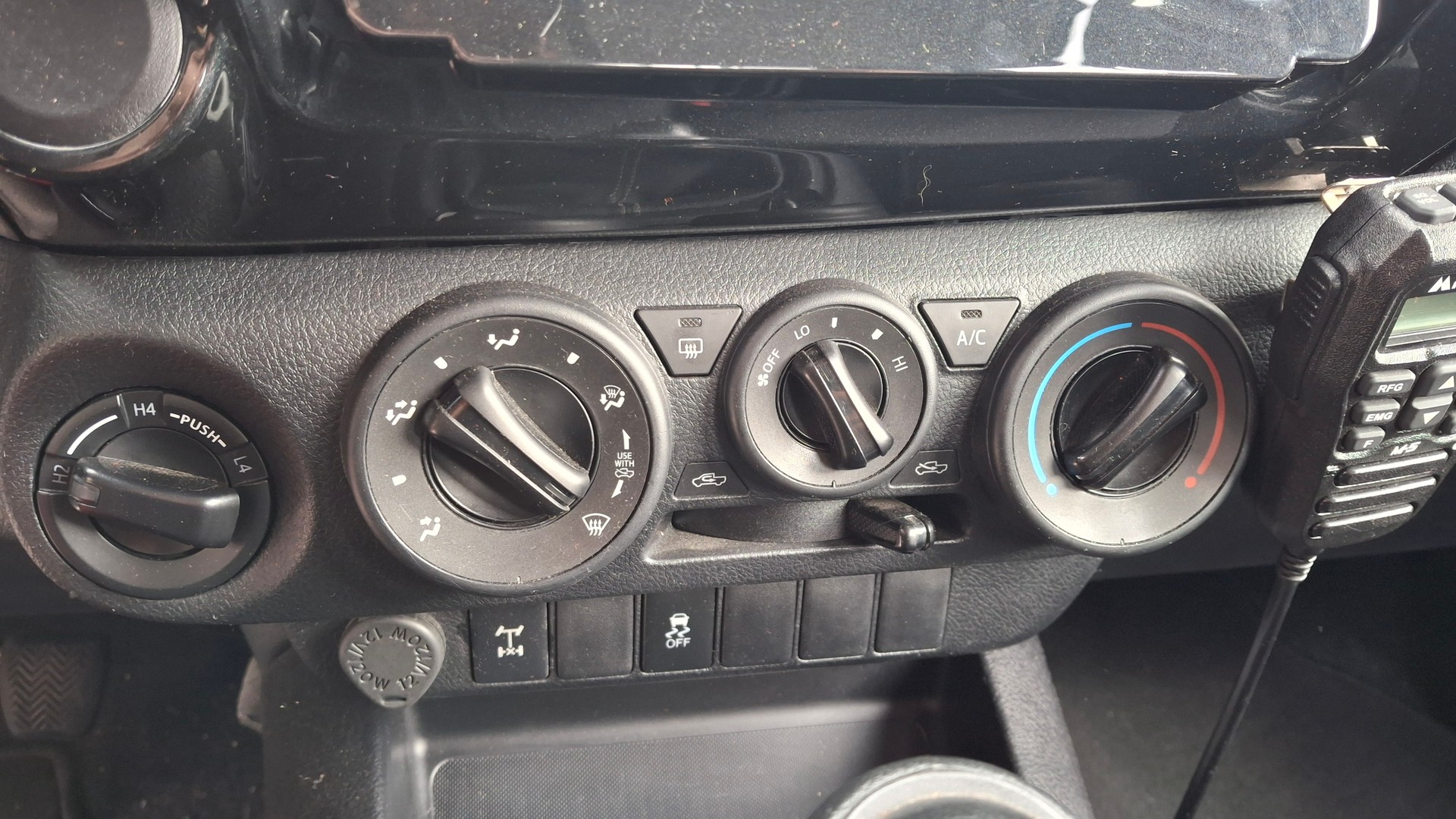 TOYOTA 2.4 D-4D 150 Comfort-image-8