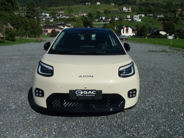 GAC AION UT-image-1