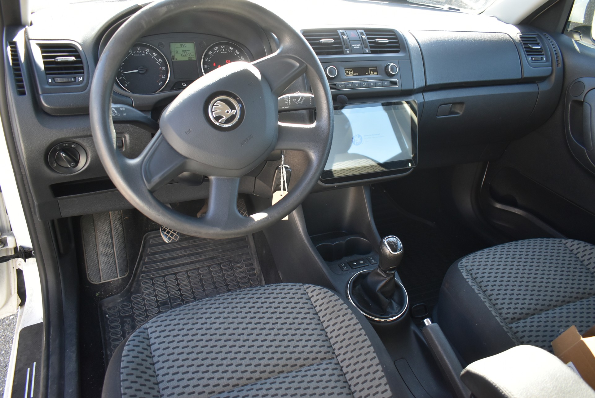 SKODA Fabia 1.6 TDI Elegance-image-3