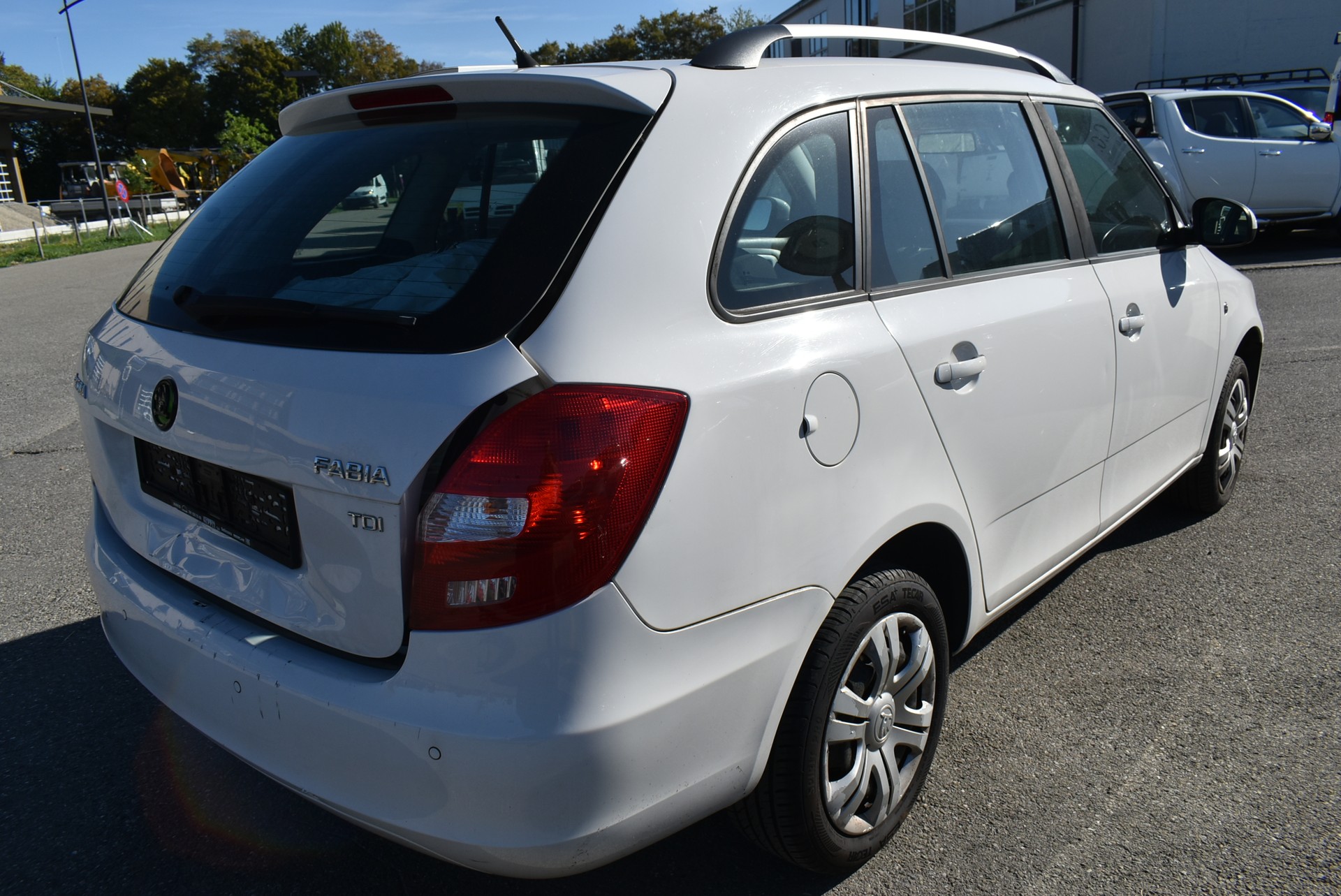 SKODA Fabia 1.6 TDI Elegance-image-6