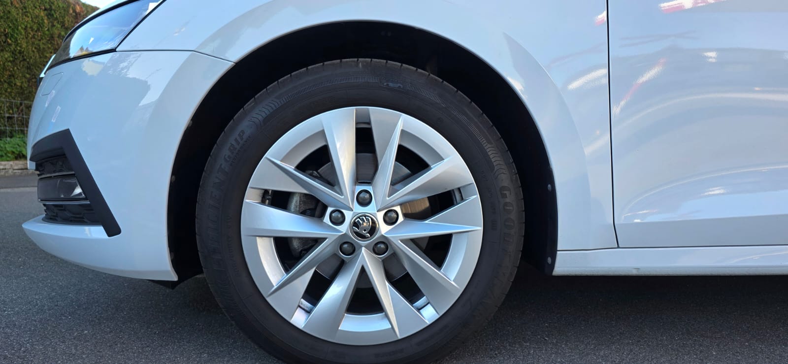 SKODA Octavia Combi 2.0 TDI DSG Style-image-7