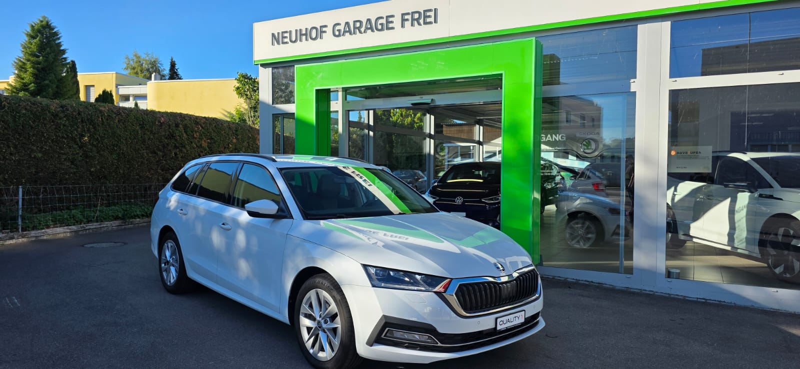SKODA Octavia Combi 2.0 TDI DSG Style-image-0