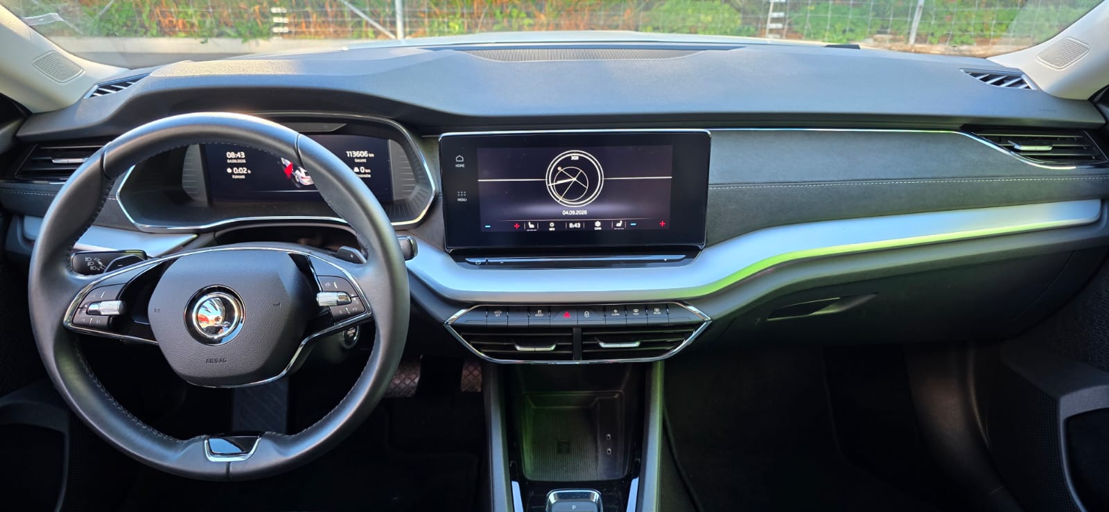 SKODA Octavia Combi 2.0 TDI DSG Style-image-12