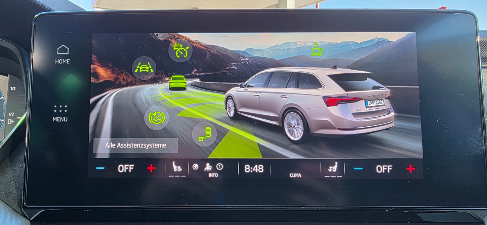 SKODA Octavia Combi 2.0 TDI DSG Style-image-18