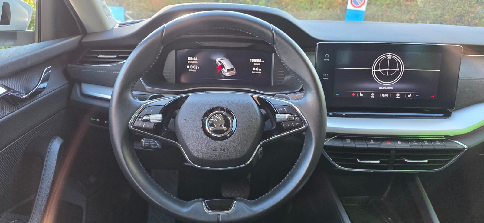 SKODA Octavia Combi 2.0 TDI DSG Style-image-13