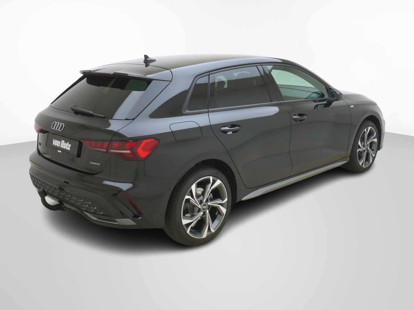 AUDI A3 Sportback 2.0 40 TFSI S Line quattro S-Tronic-image-4