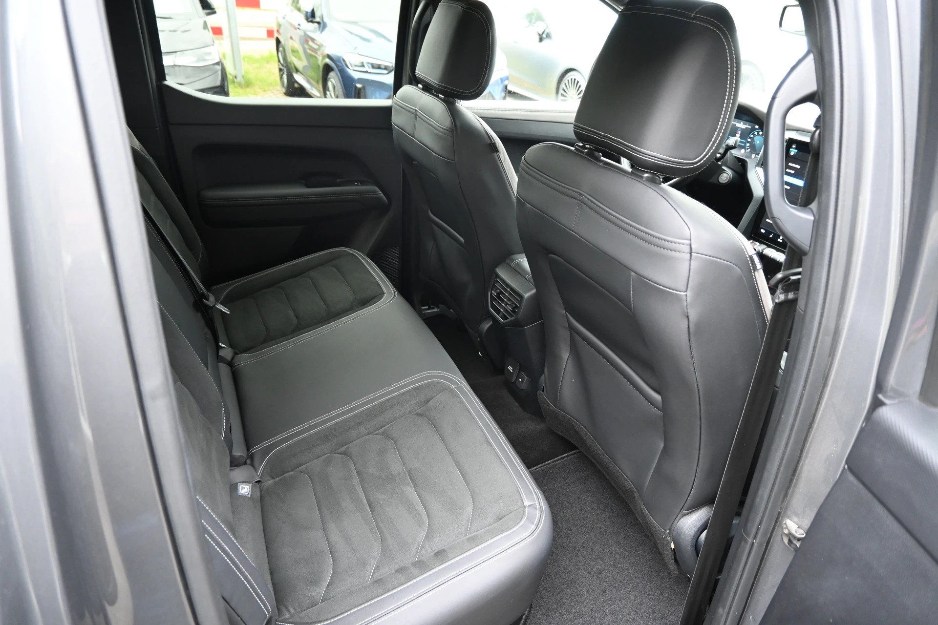 VW Amarok 3.0TDI V6 Style 4x4 240PS + AHK 3500kg-image-19