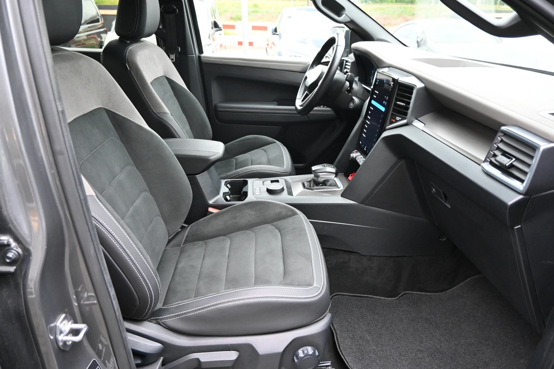 VW Amarok 3.0TDI V6 Style 4x4 240PS + AHK 3500kg-image-16