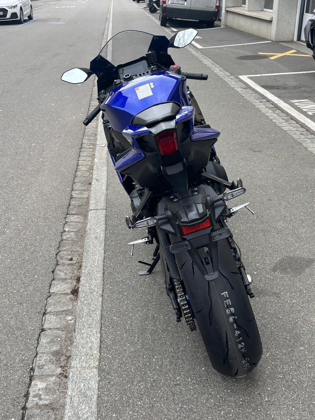 YAMAHA YZF-R9 (35kW)-showroom-element-2