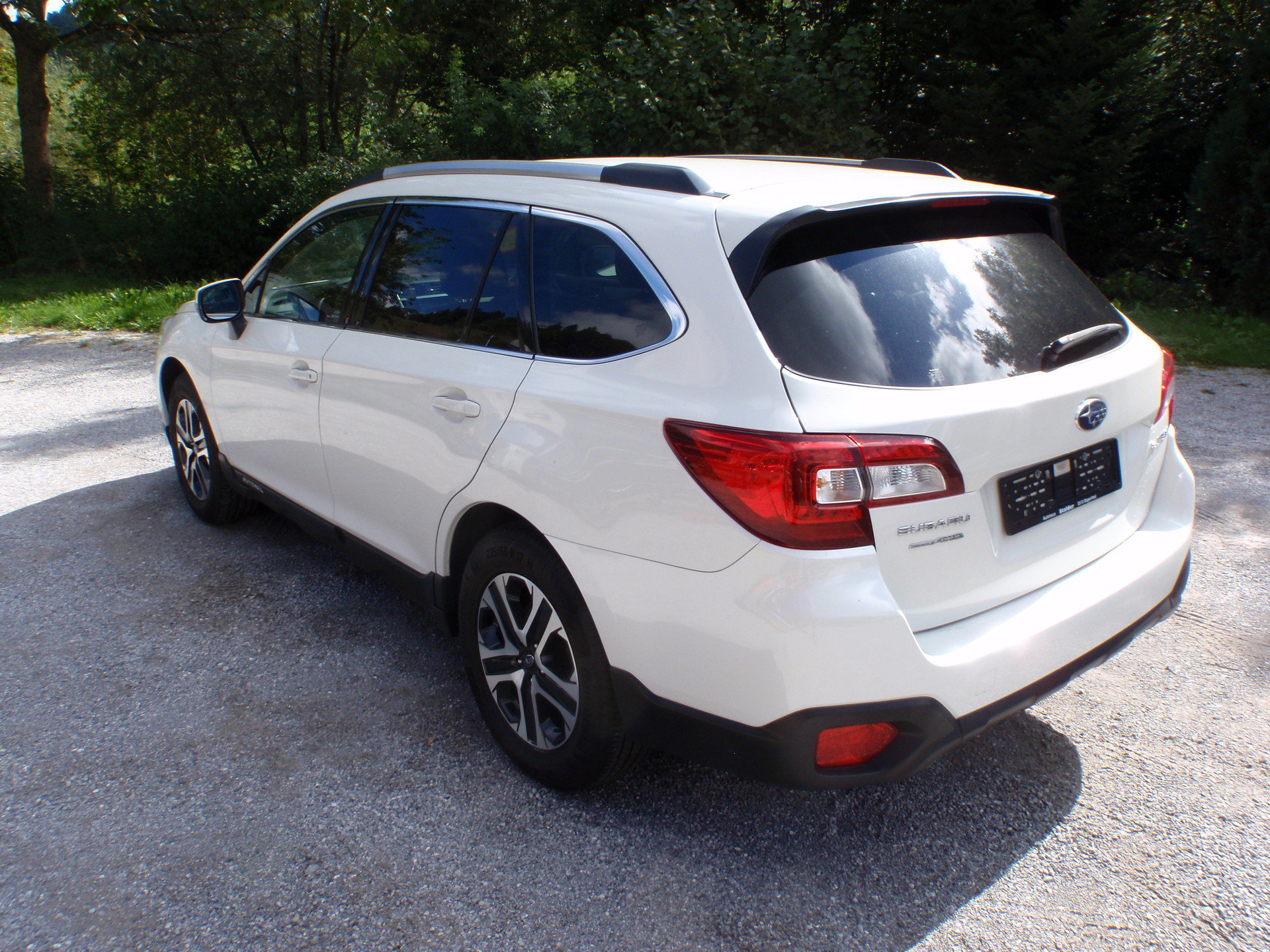 SUBARU Outback 2.5i Luxury AWD Lineartronic-image-5