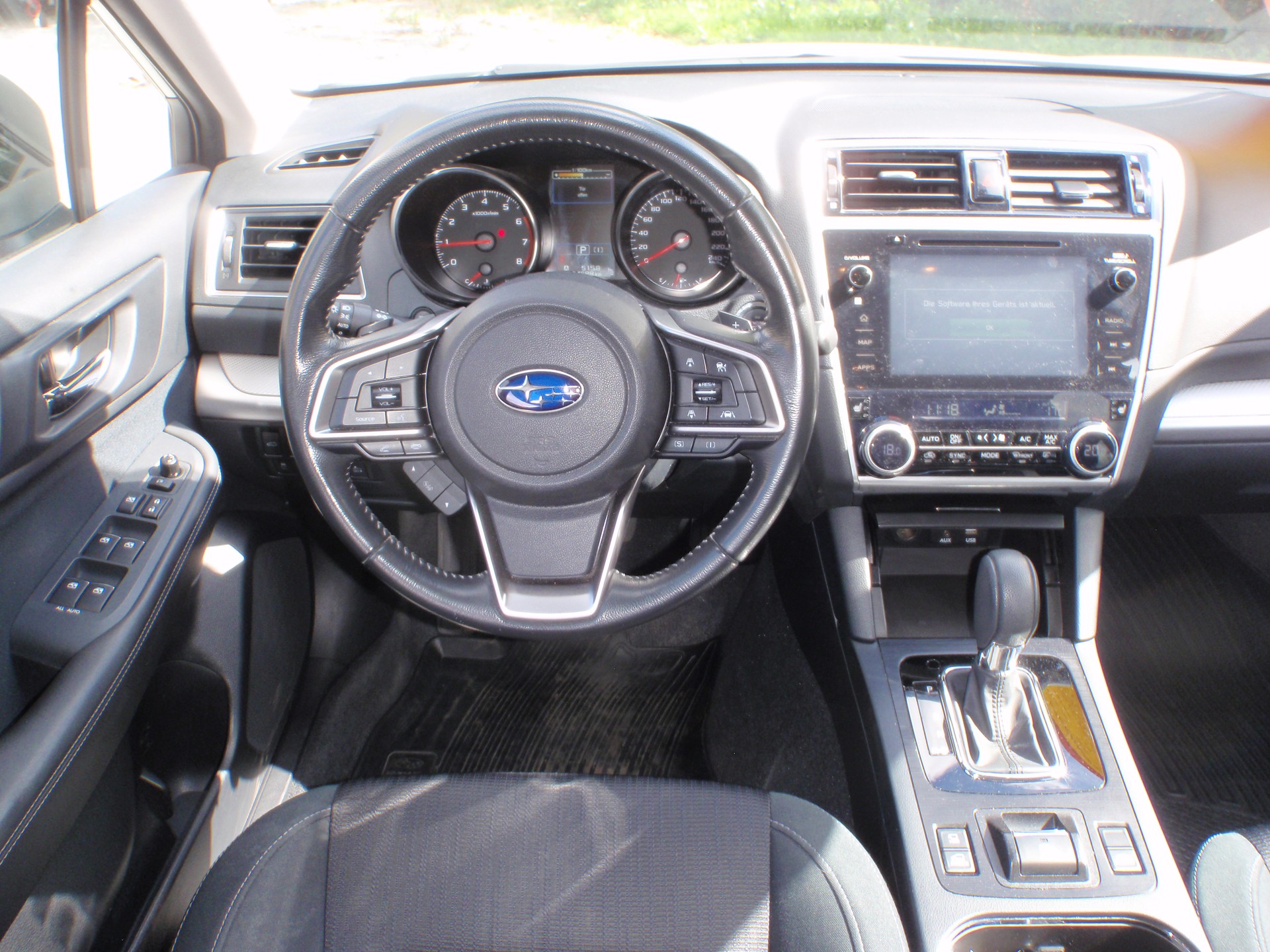 SUBARU Outback 2.5i Luxury AWD Lineartronic-image-6