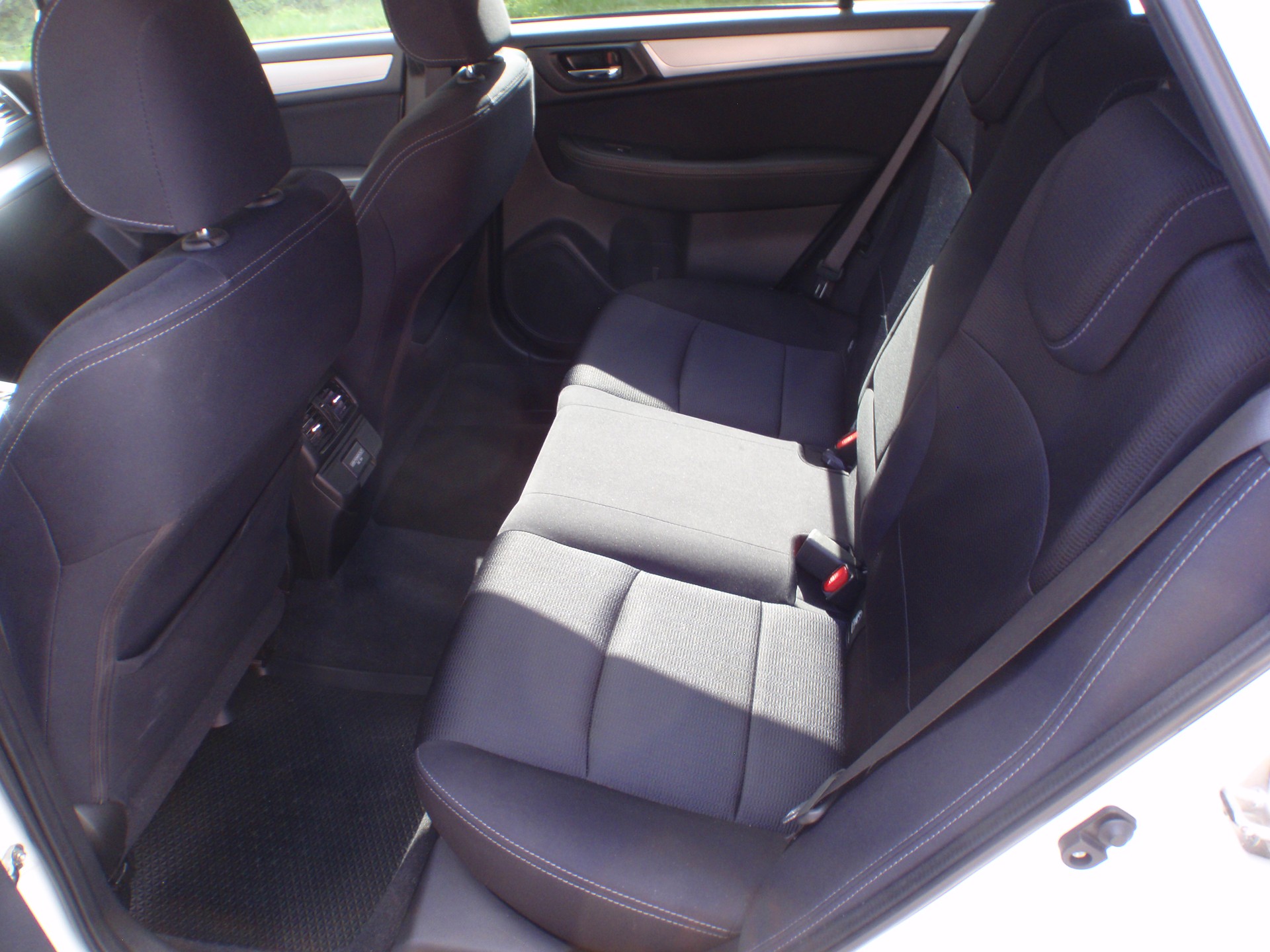 SUBARU Outback 2.5i Luxury AWD Lineartronic-image-10