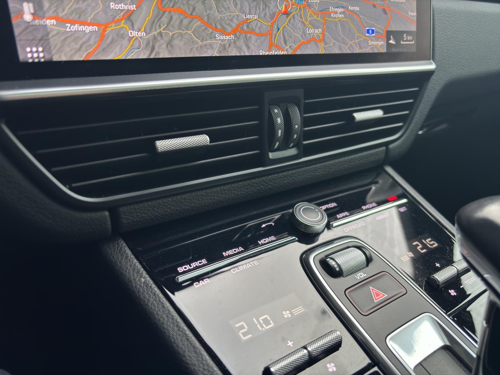 PORSCHE Cayenne Coupé 3.0 V6-image-13