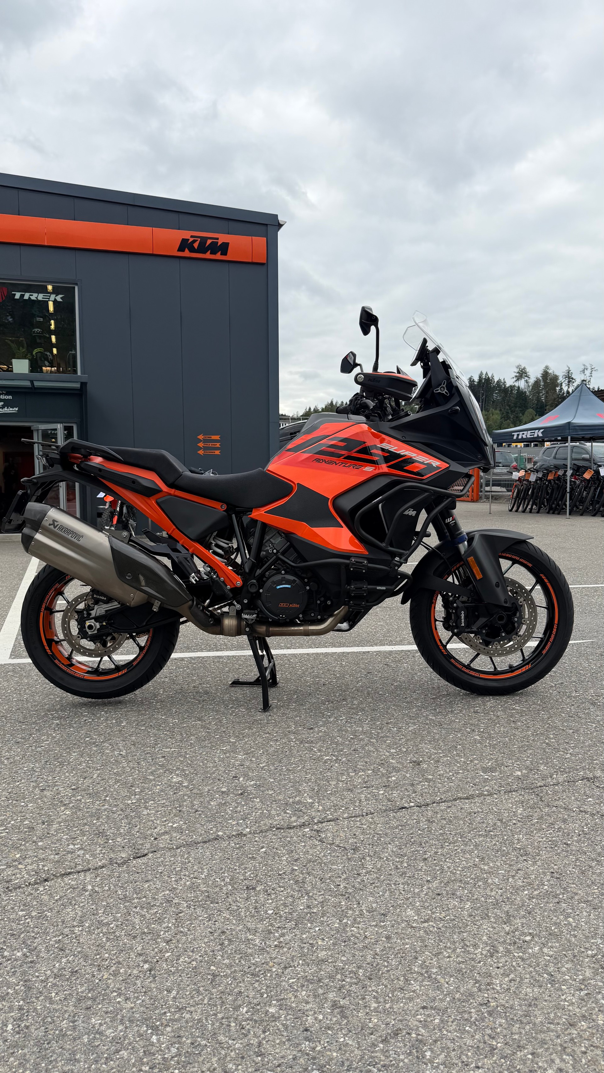 KTM 1290 Super Adventure S-showroom-element-1