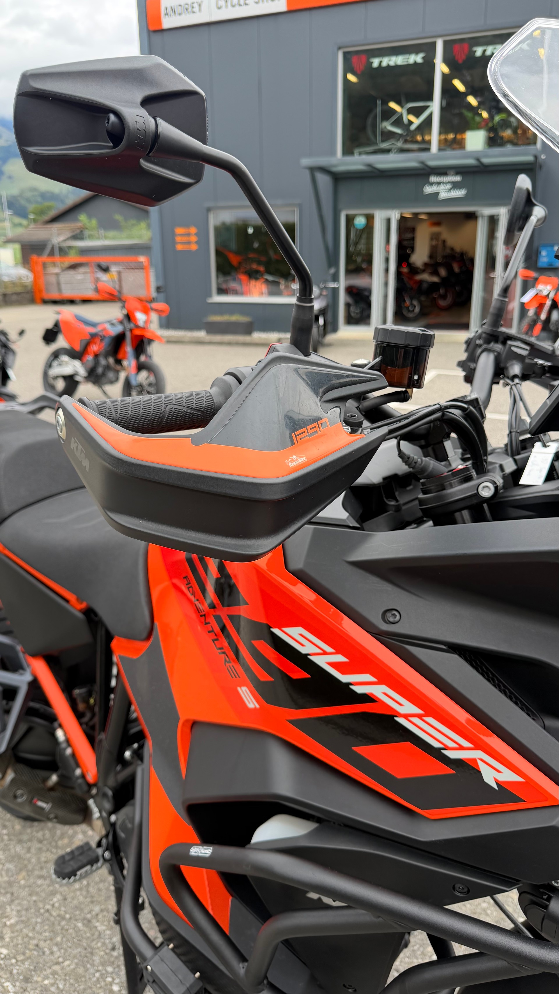 KTM 1290 Super Adventure S-image-4