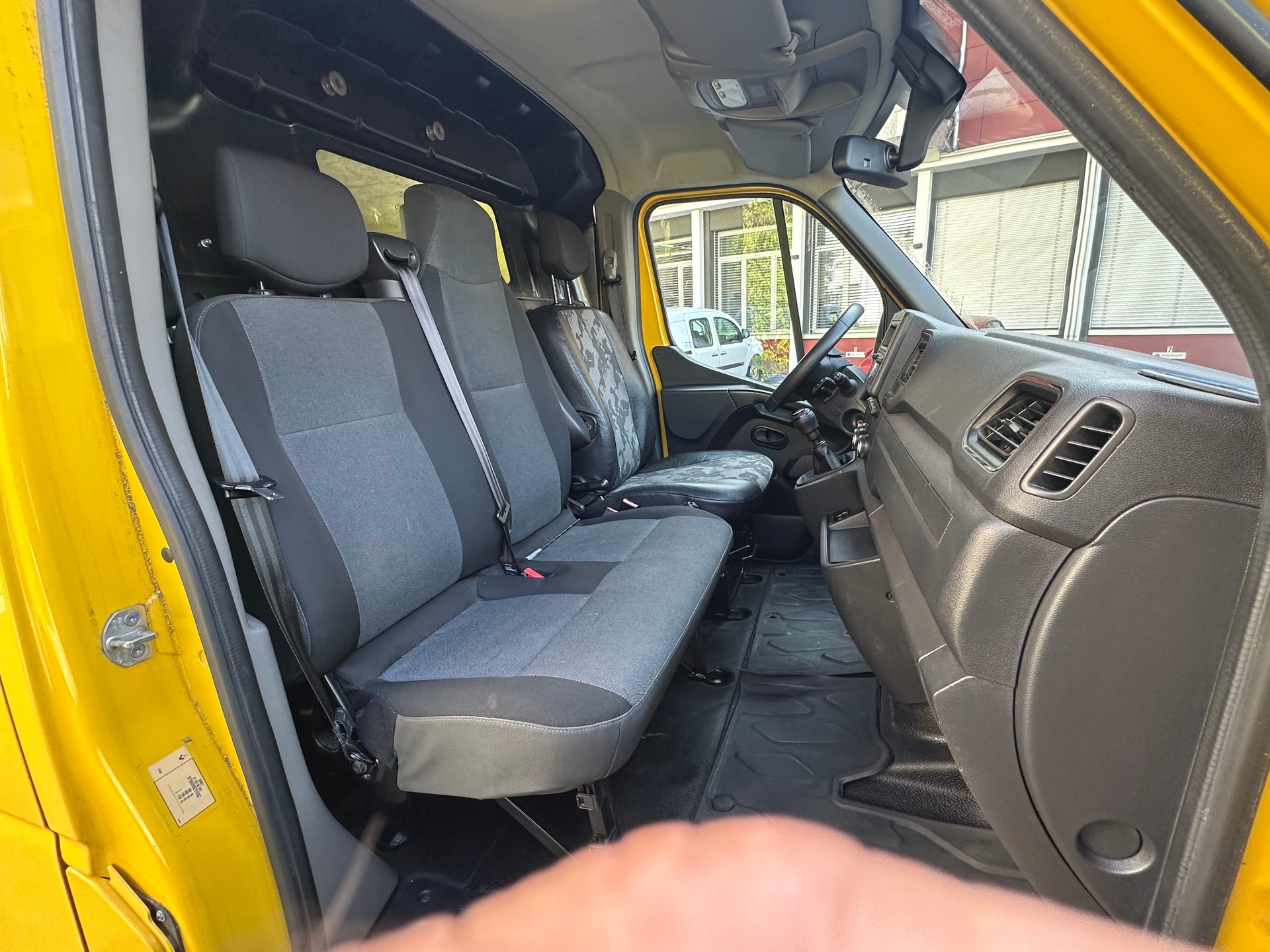 RENAULT Master T35 2.3dCi 135 L3H2-image-11