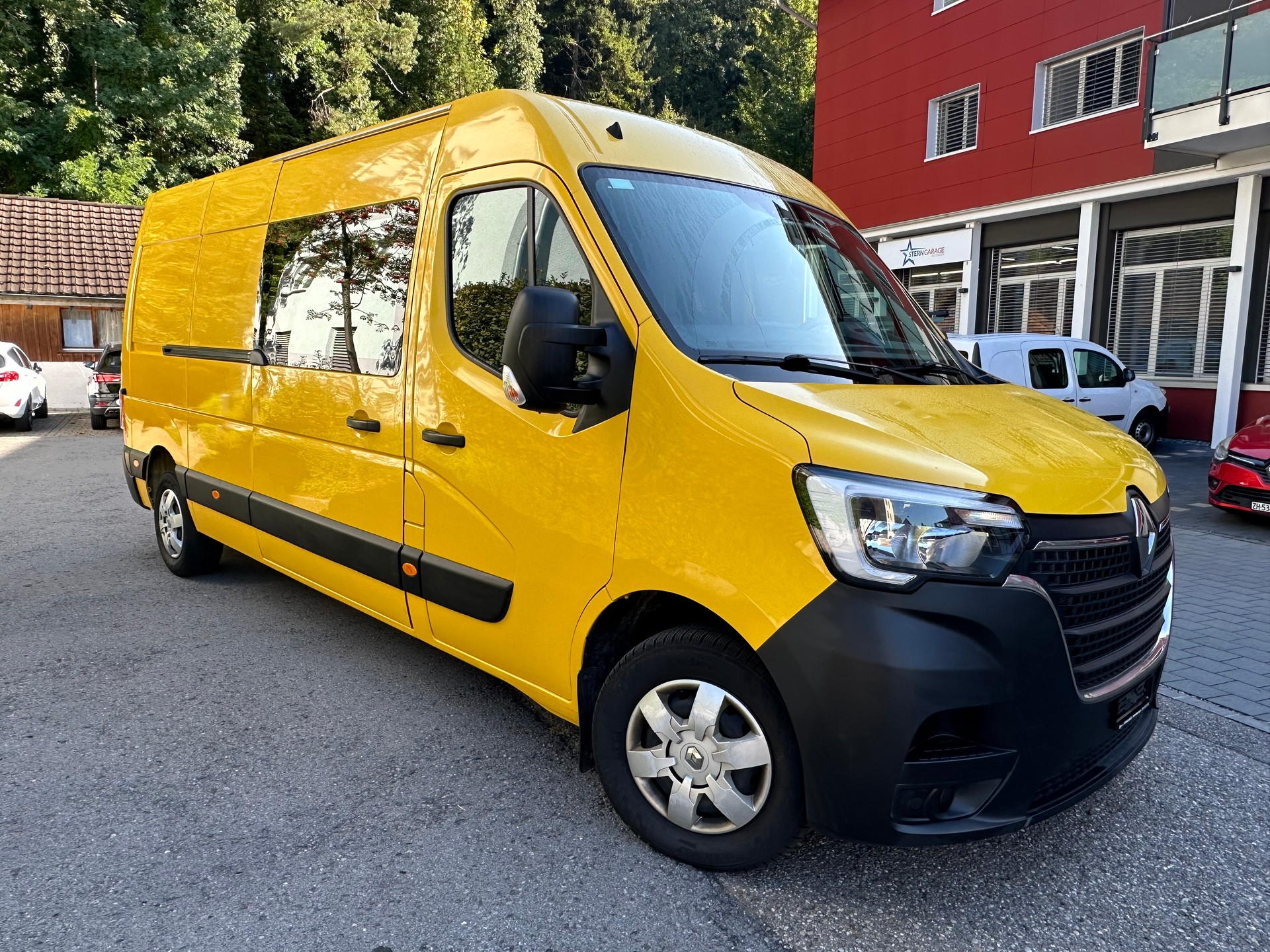 RENAULT Master T35 2.3dCi 135 L3H2-image-1