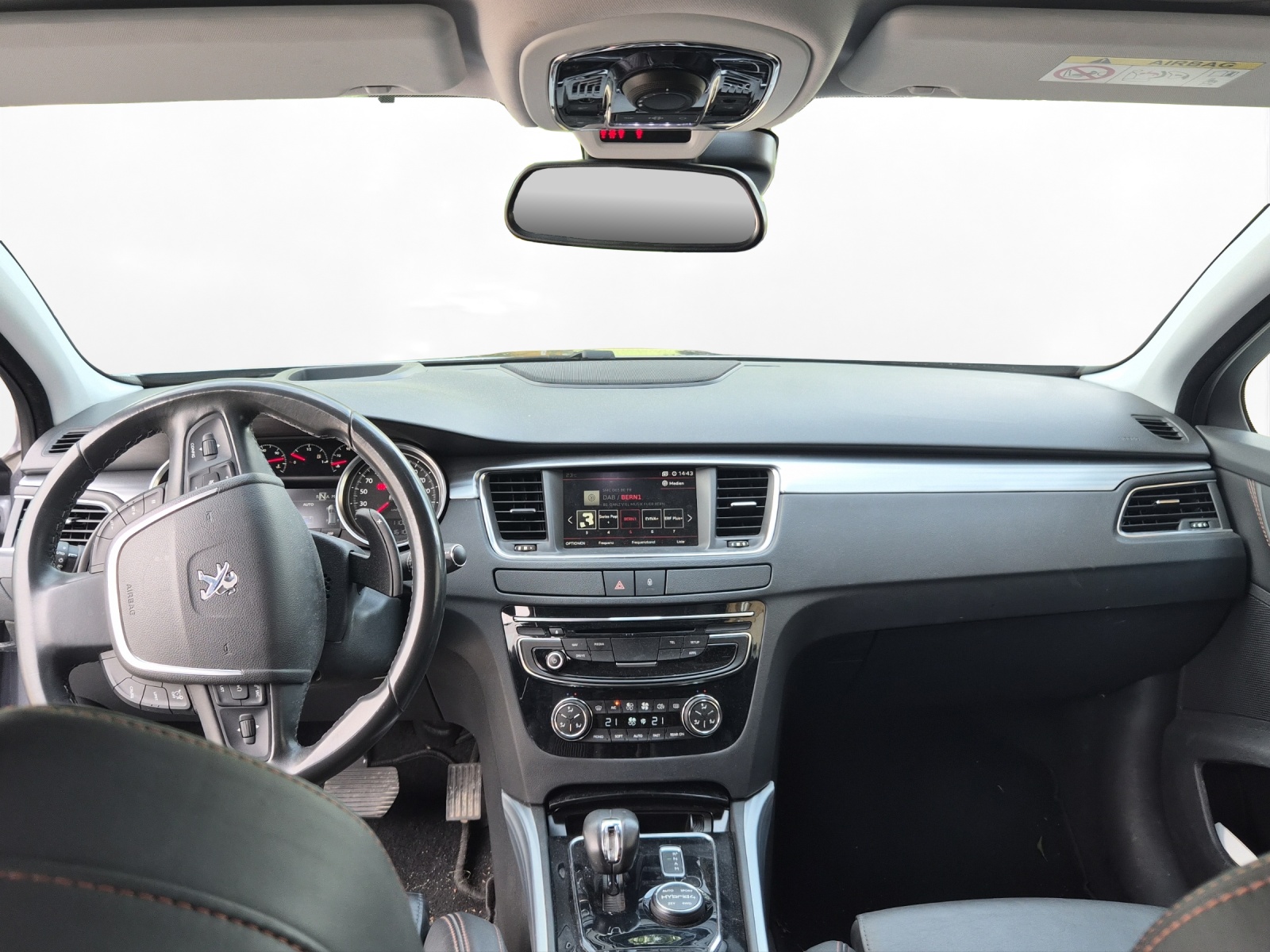 PEUGEOT 508 RXH 2.0 HDI Hybrid4 ETG6-image-9