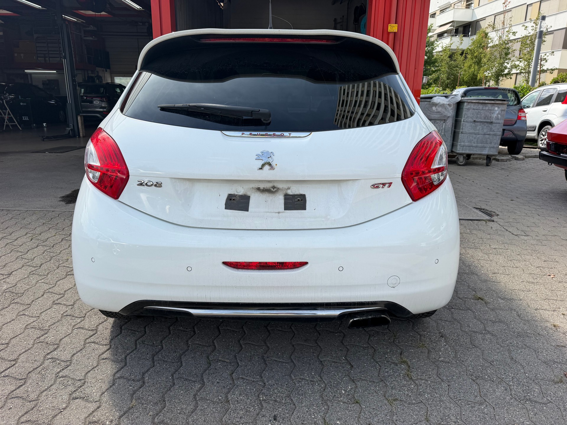 PEUGEOT 208 1.6 Turbo GTi-image-4