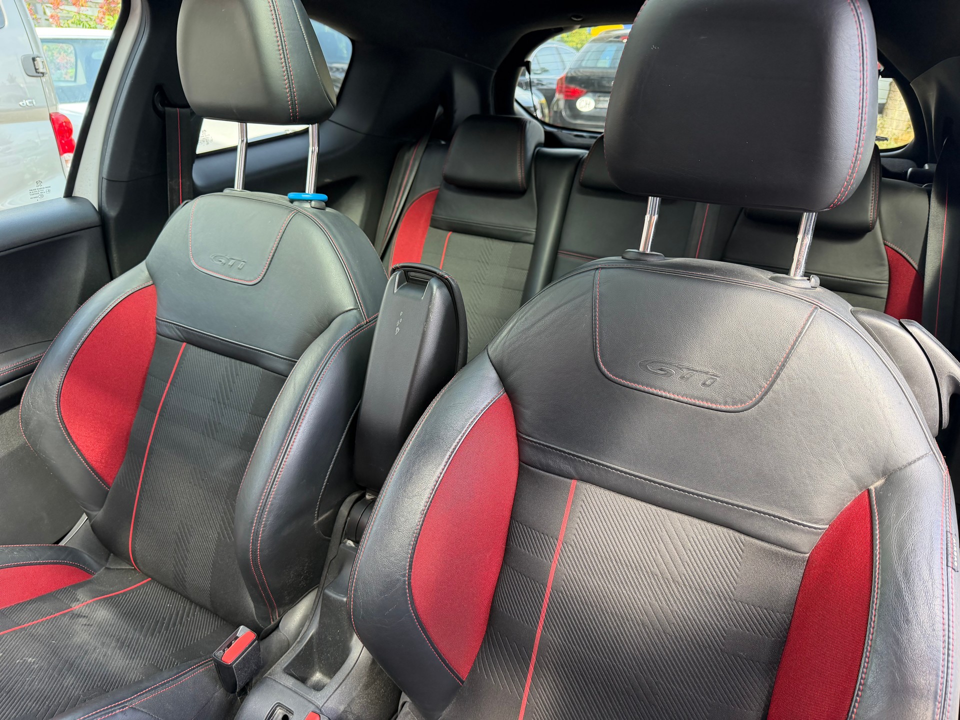 PEUGEOT 208 1.6 Turbo GTi-image-10