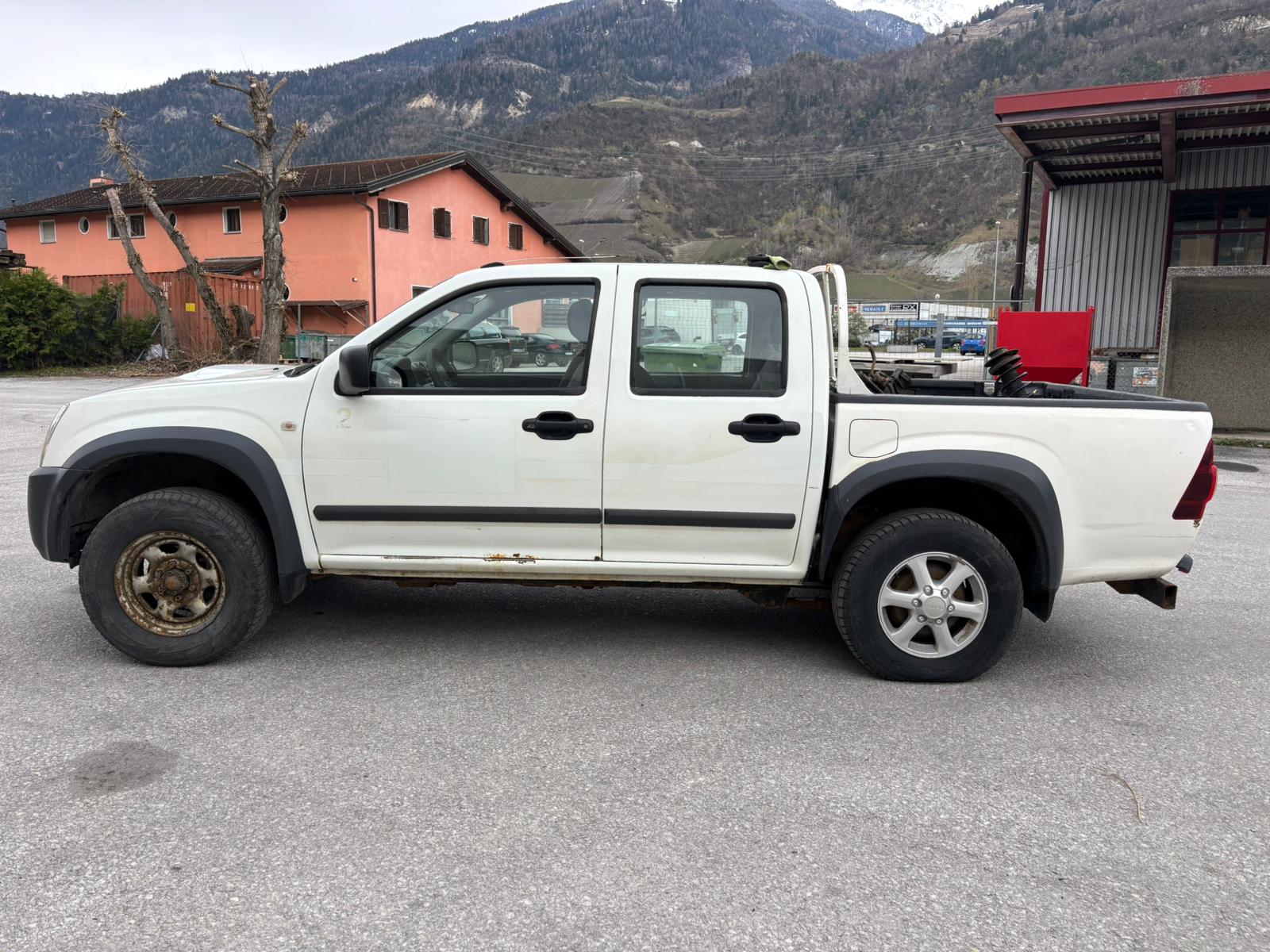 ISUZU D-MAX CrewCab L 3.0 4x4-image-2